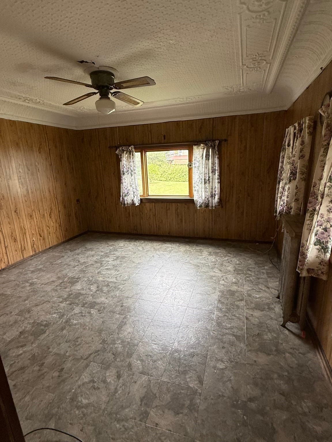 Single Family Residence at 2 Gunn St, Erving MA 01344, photo 10 of 27