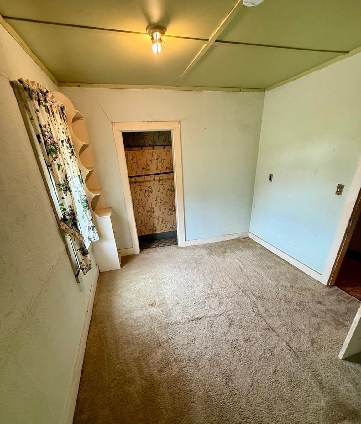 Single Family Residence at 2 Gunn St, Erving MA 01344, photo 15 of 27