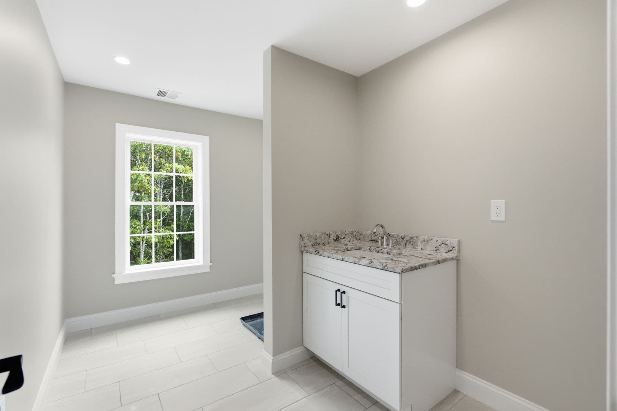Single Family Residence at 10 Citation Dr, Plymouth MA 02360, Plymouth, photo 32 of 42