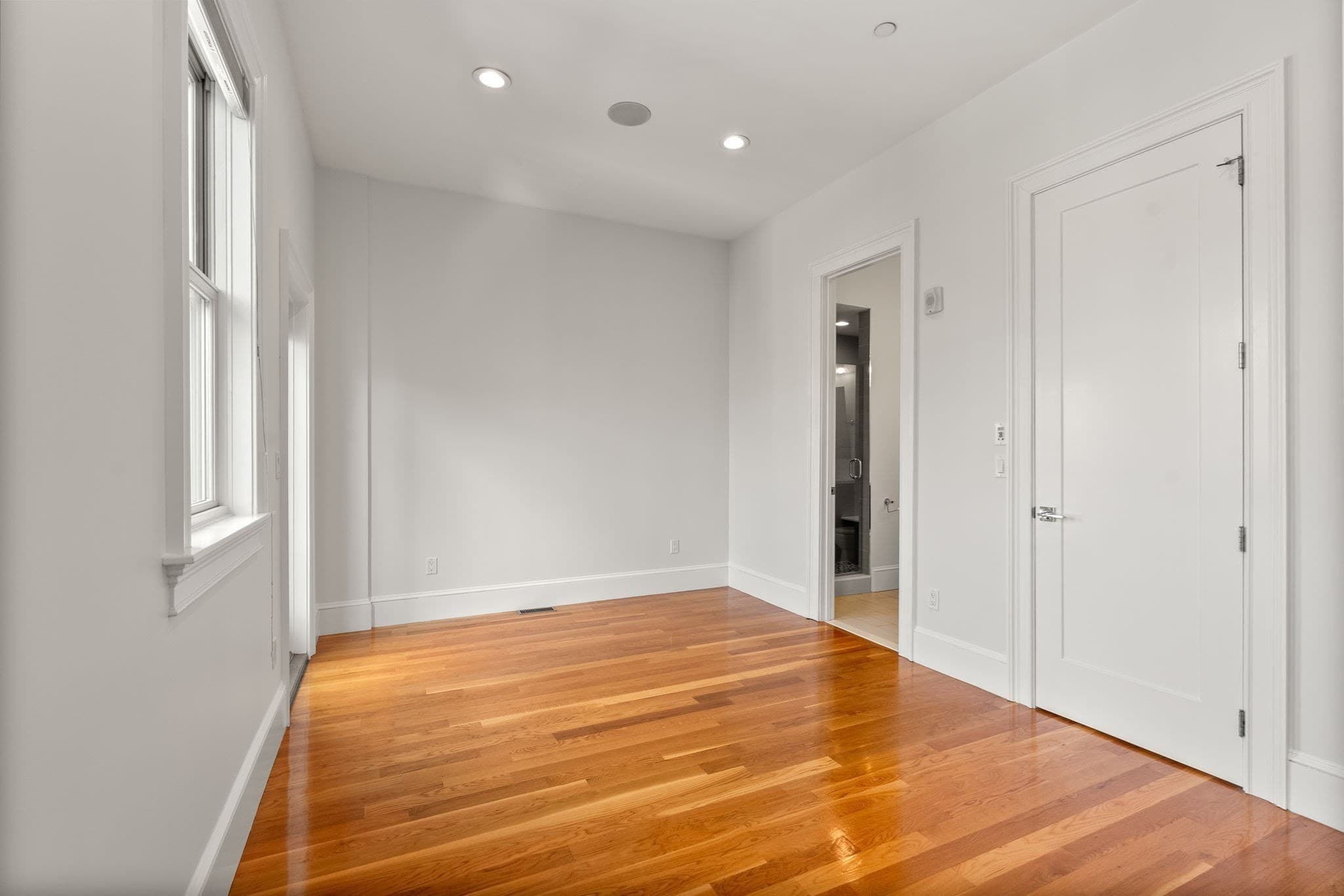 Condominium at 482 E Fourth Street # 4, Boston MA 02127, Boston, photo 17 of 25