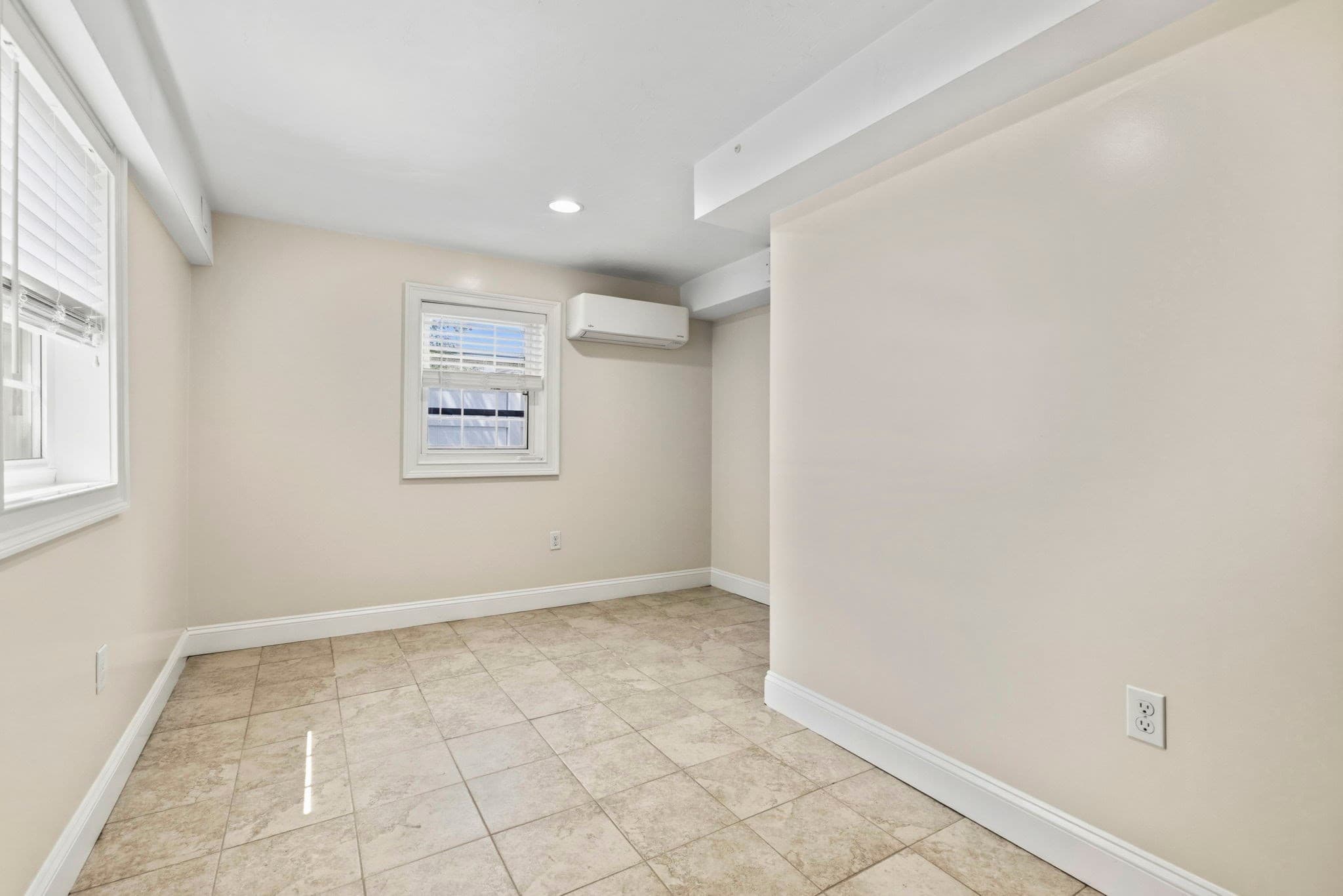 Single Family Residence at 6r Fairview Ave, Swampscott MA 01907, Swampscott, photo 19 of 38