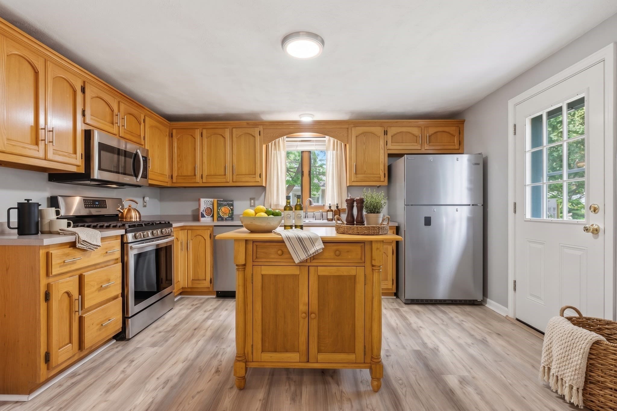 Single Family Residence at 49 School St, Tewksbury MA 01876, Tewksbury, photo 2 of 16