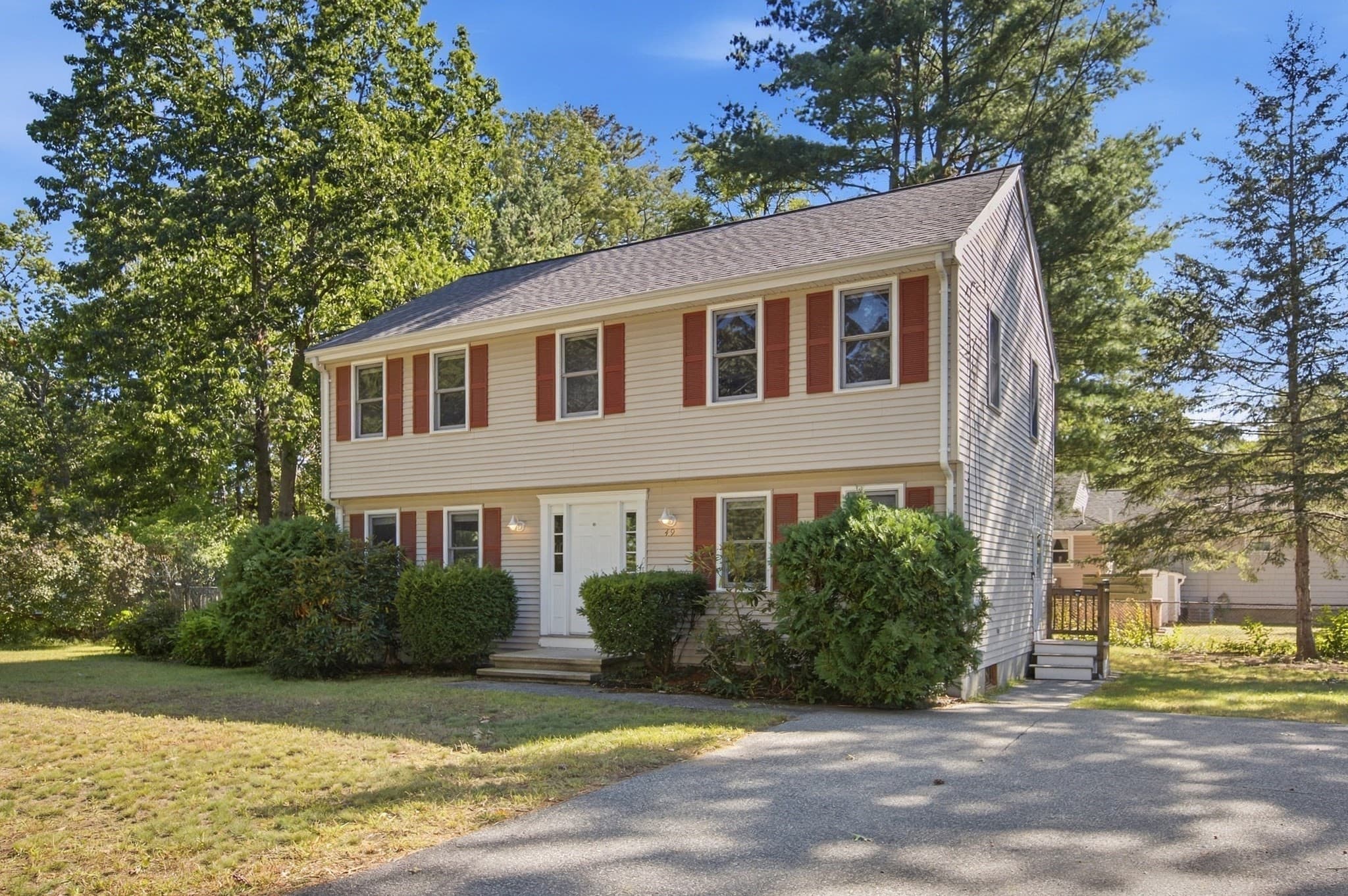 49 School St, Tewksbury MA 01876