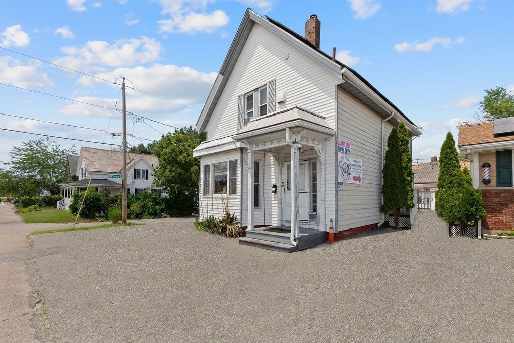 616 Centre St, Brockton MA 02302