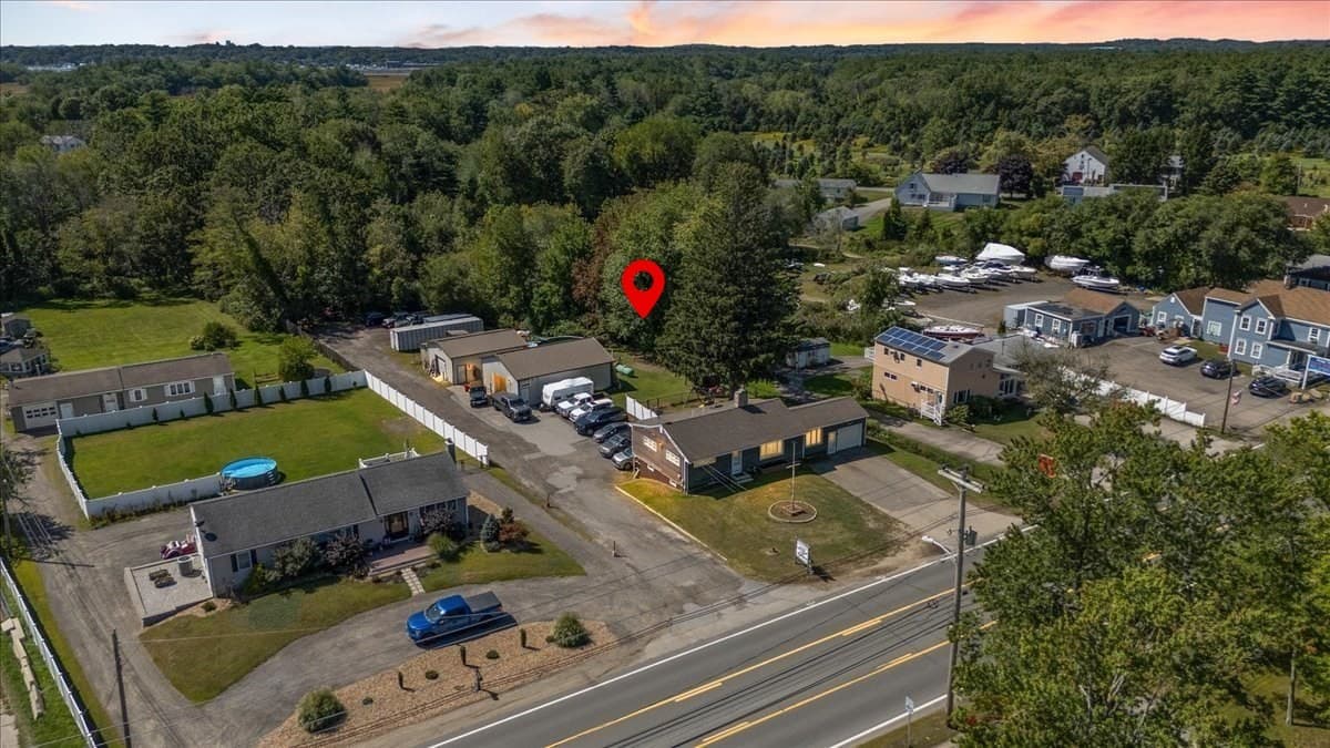 57 Elm St, Salisbury MA 01952