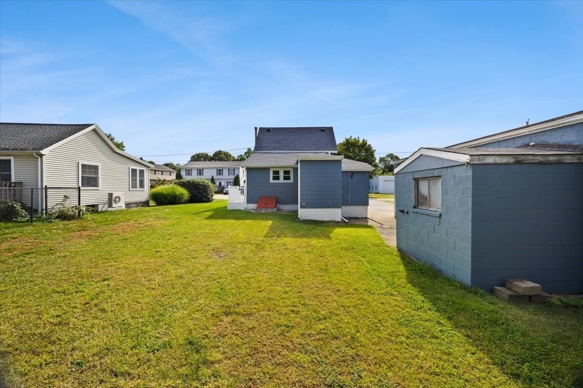 Single Family Residence at 75 Ottawa St, Attleboro MA 02703, Attleboro, photo 6 of 35