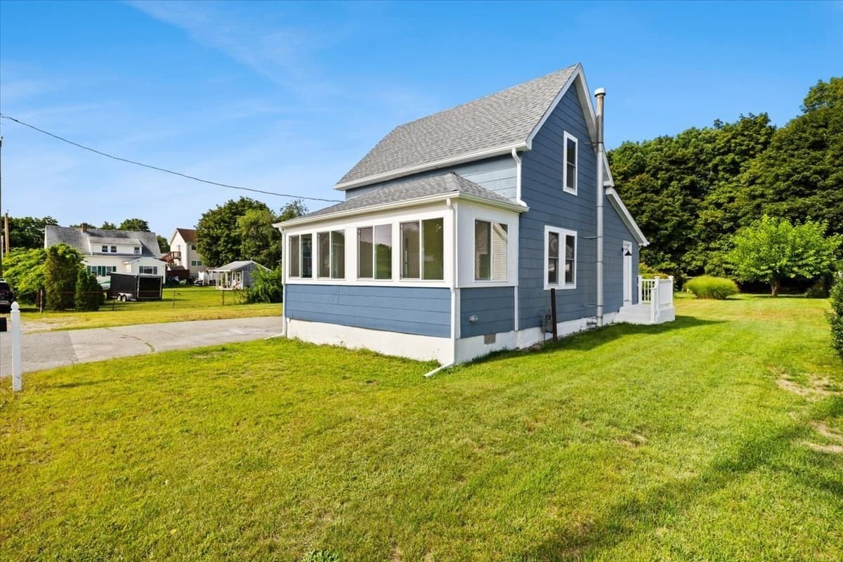 75 Ottawa St, Attleboro MA 02703