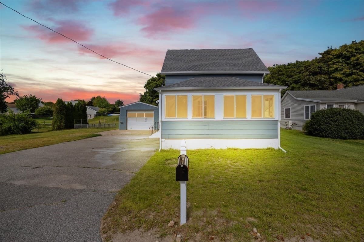 Single Family Residence at 75 Ottawa St, Attleboro MA 02703, Attleboro, photo 4 of 35