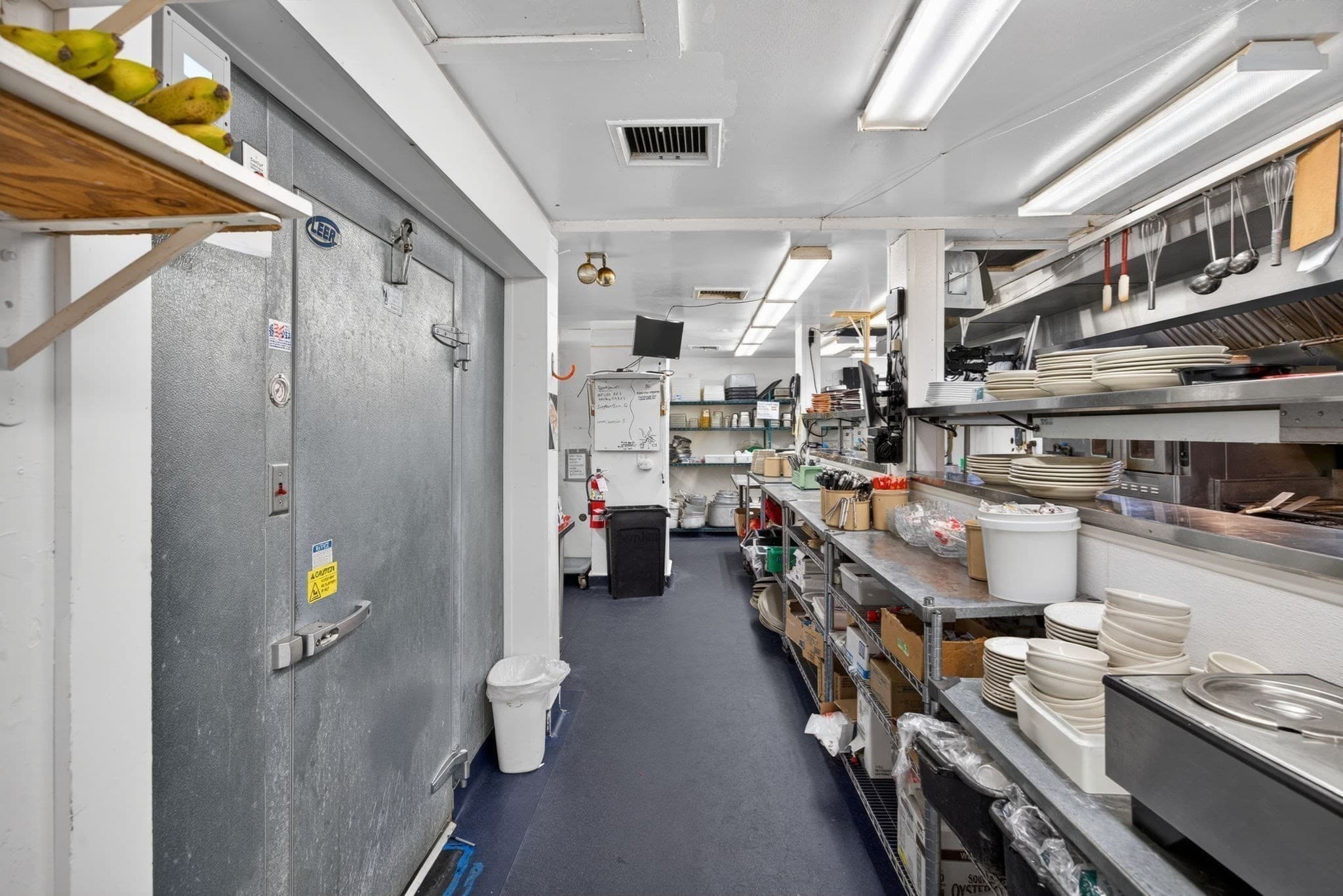 5-9 Family at 1019 Us-6, Wellfleet MA 02633, Wellfleet, photo 27 of 42