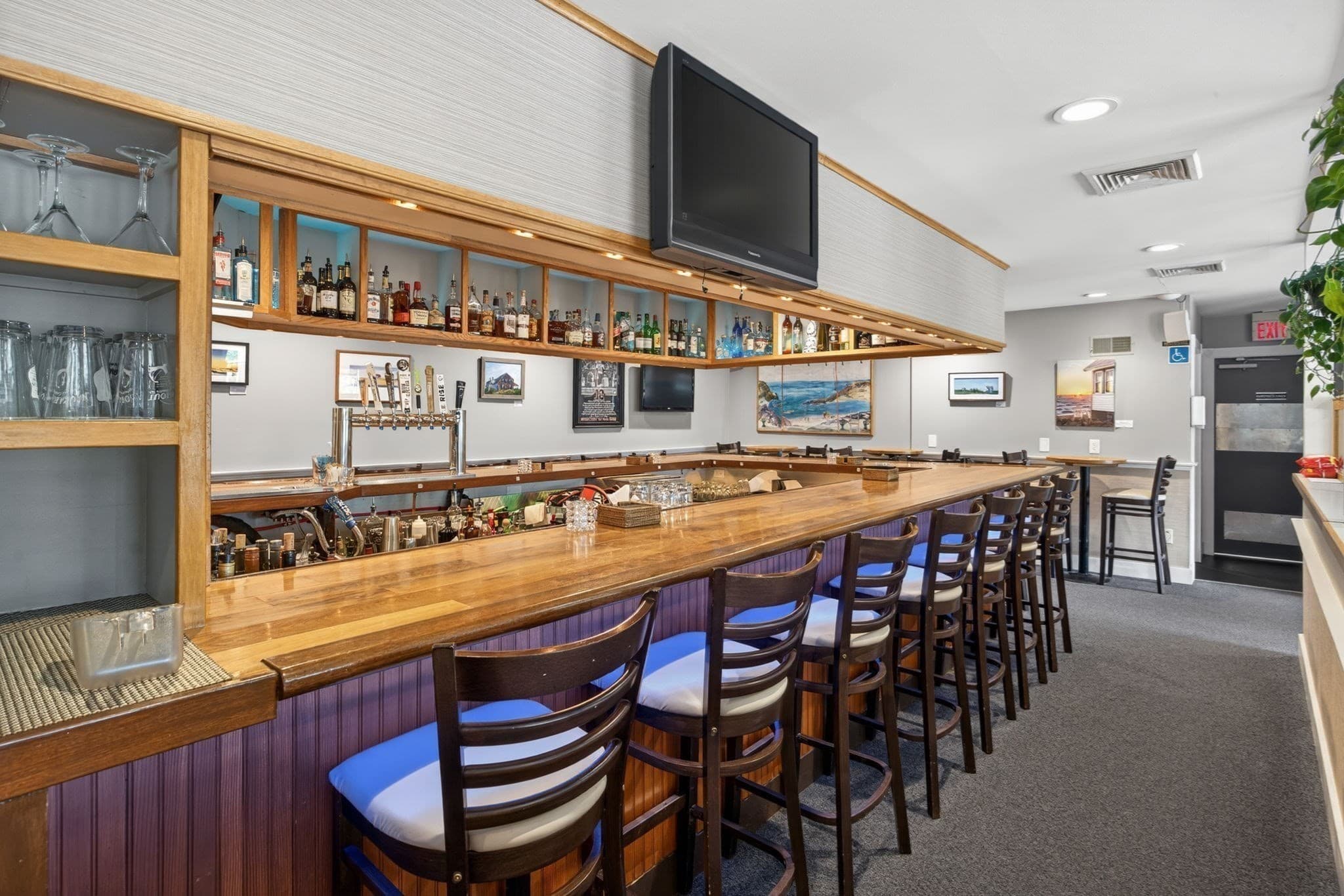 5-9 Family at 1019 Us-6, Wellfleet MA 02633, Wellfleet, photo 17 of 42