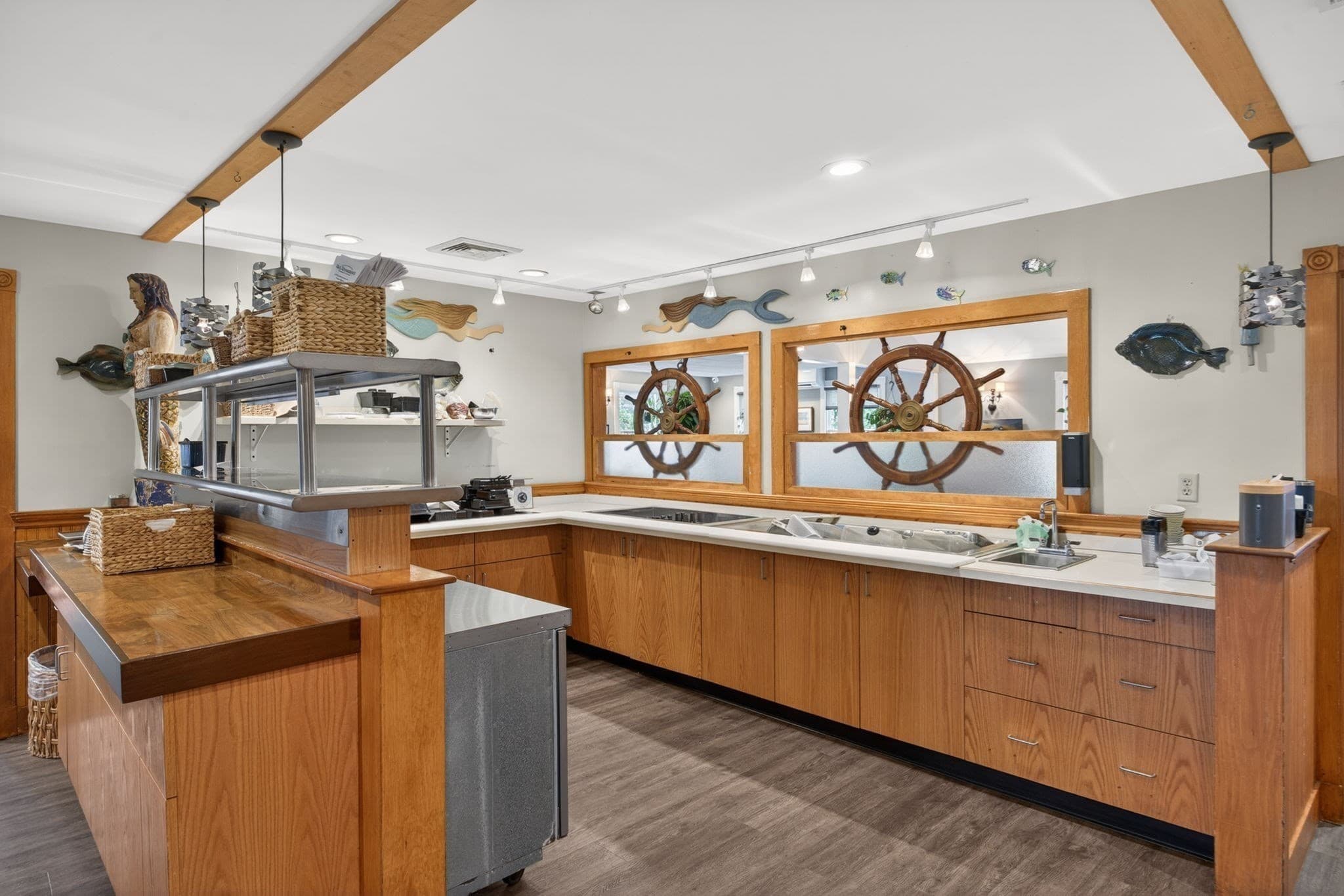 5-9 Family at 1019 Us-6, Wellfleet MA 02633, Wellfleet, photo 5 of 42
