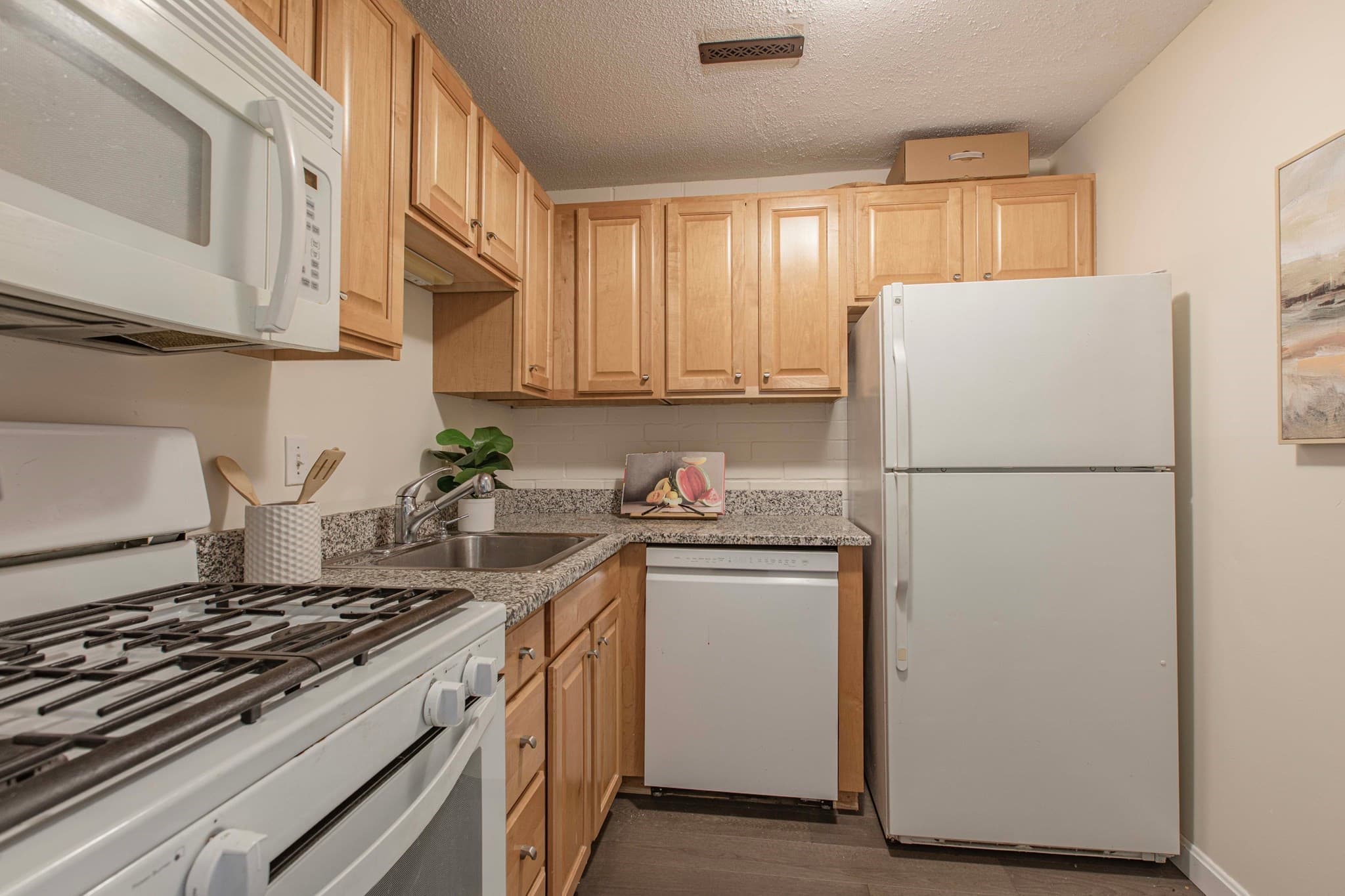 Condominium at 1856 Beacon Street, Brookline MA 02445, Brookline, photo 6 of 35