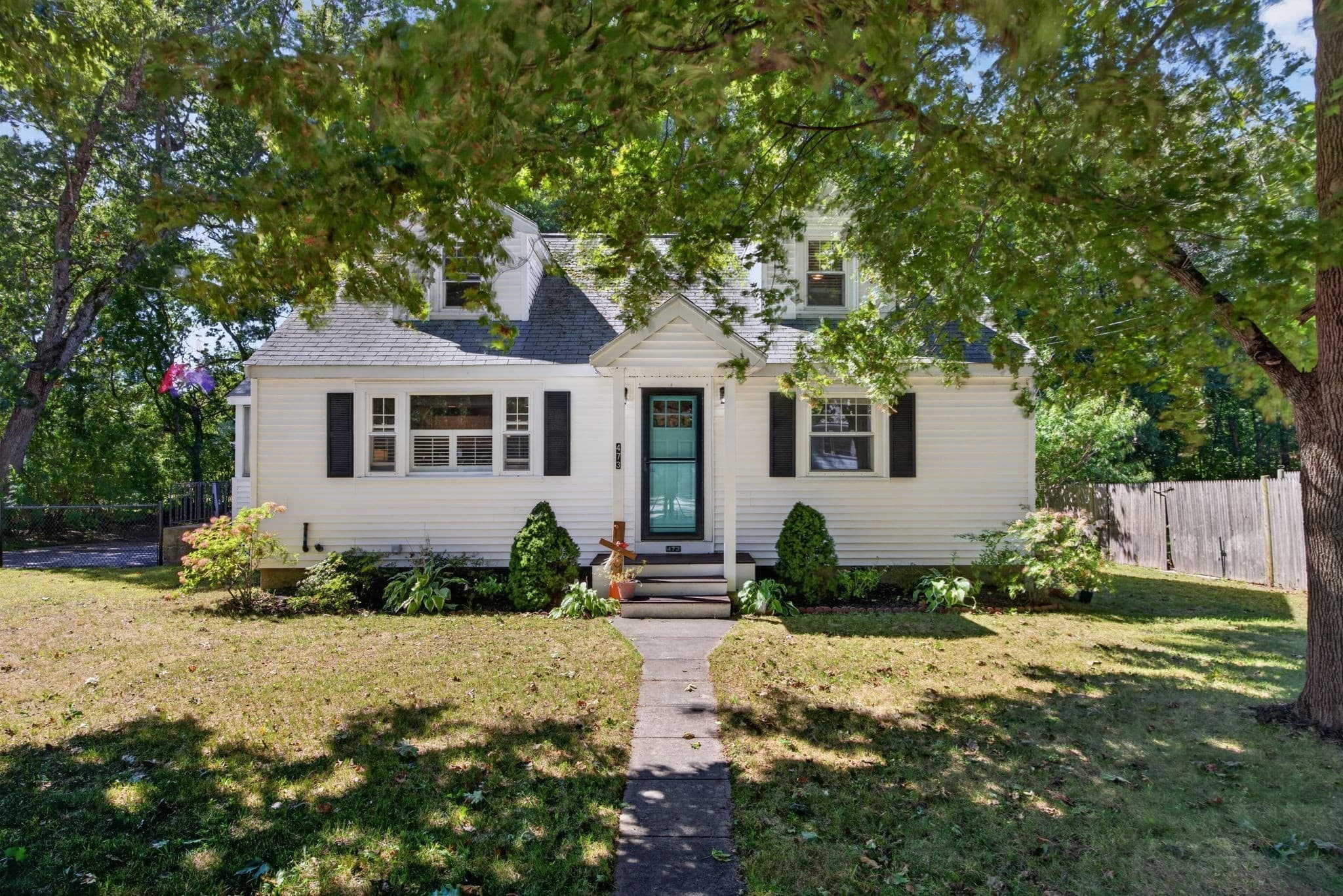 473 Foster Rd, Tewksbury MA 01876