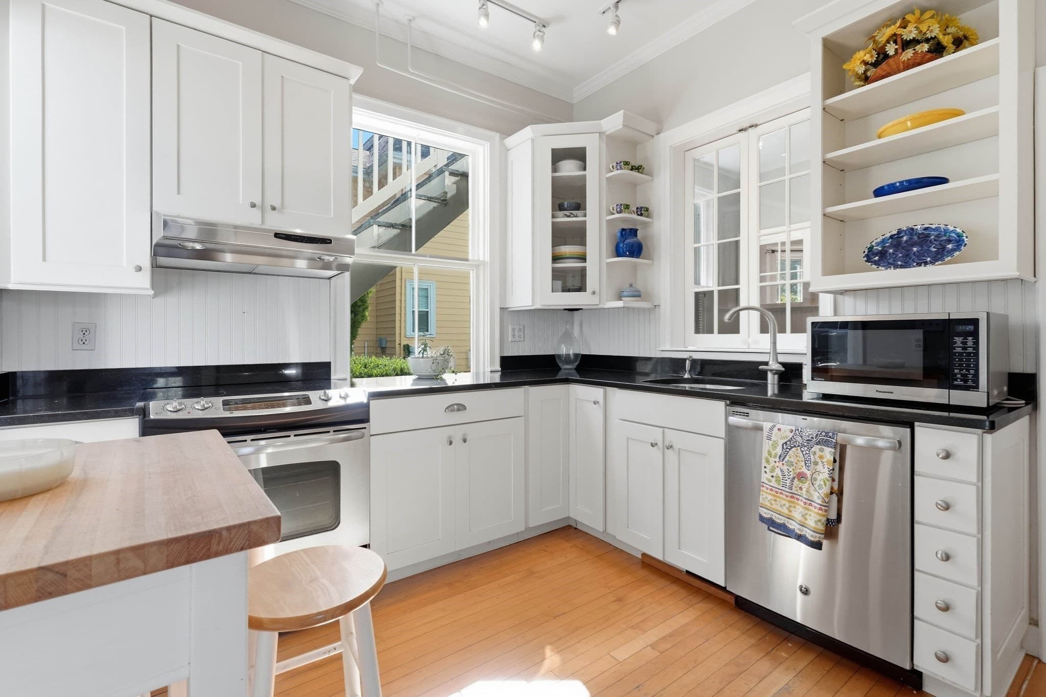 Condominium at 139 Summer St # 1, Watertown MA 02472, Watertown, photo 6 of 36