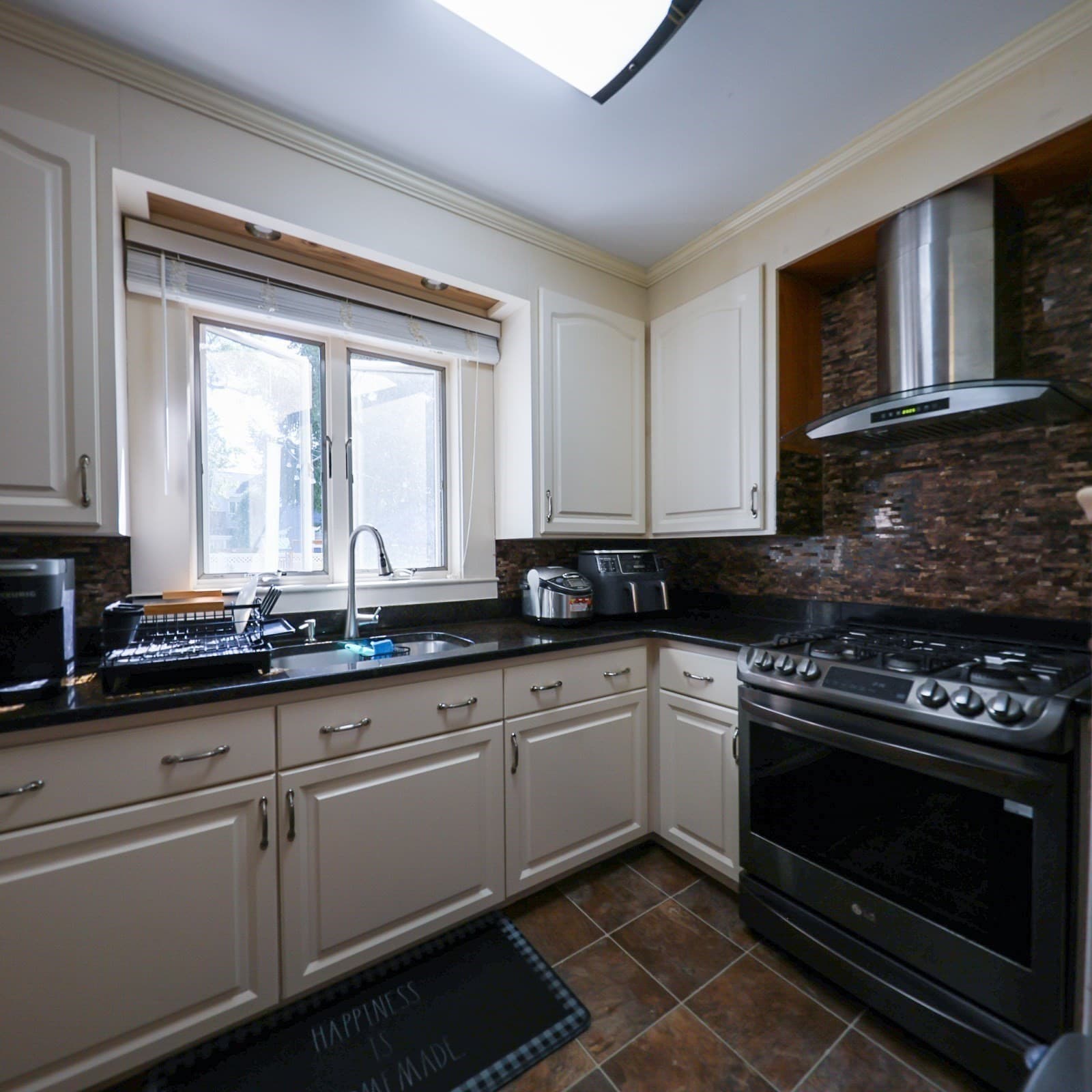 Single Family Residence at 374 Pine St, Lowell MA 01851, Lowell, photo 13 of 42