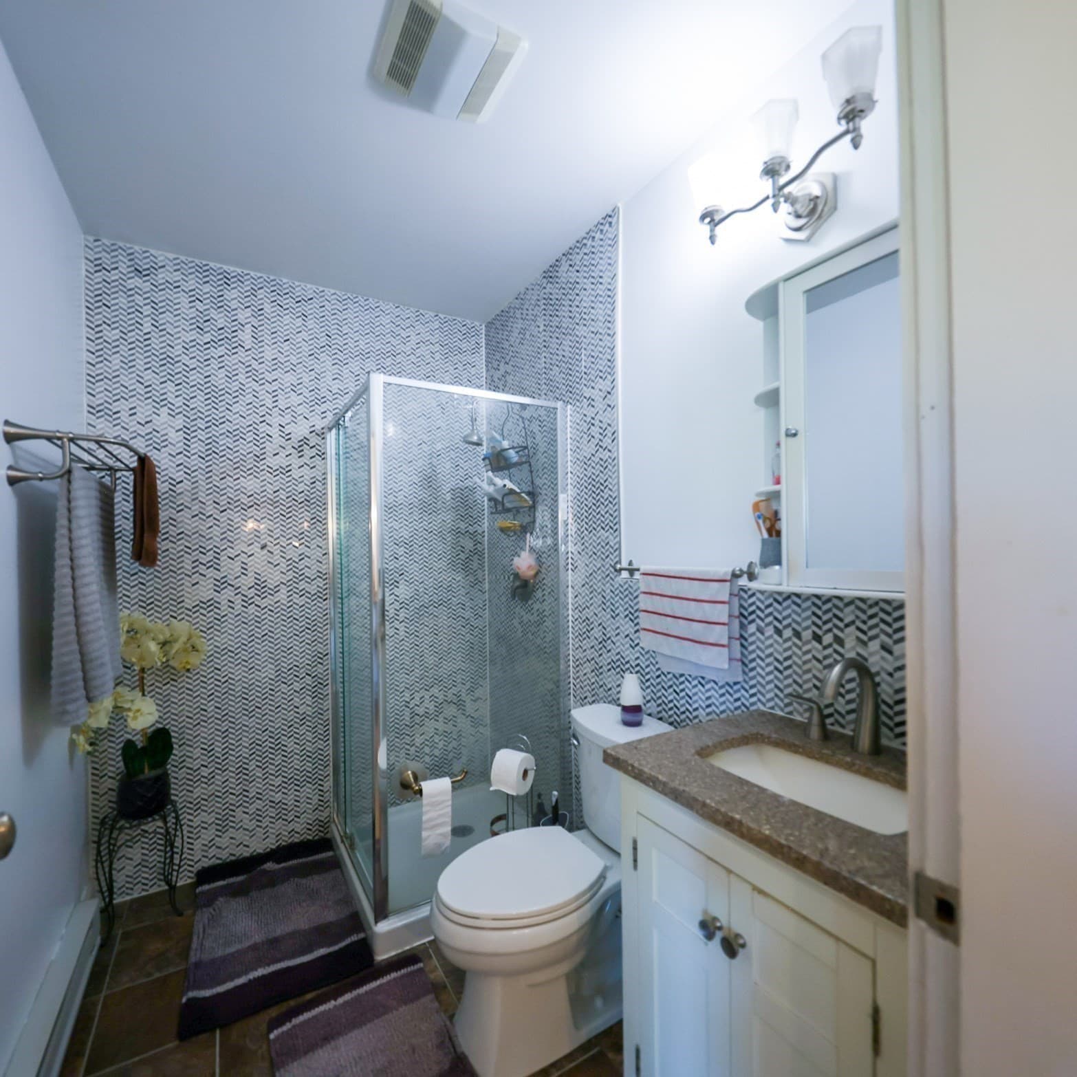 Single Family Residence at 374 Pine St, Lowell MA 01851, Lowell, photo 12 of 42