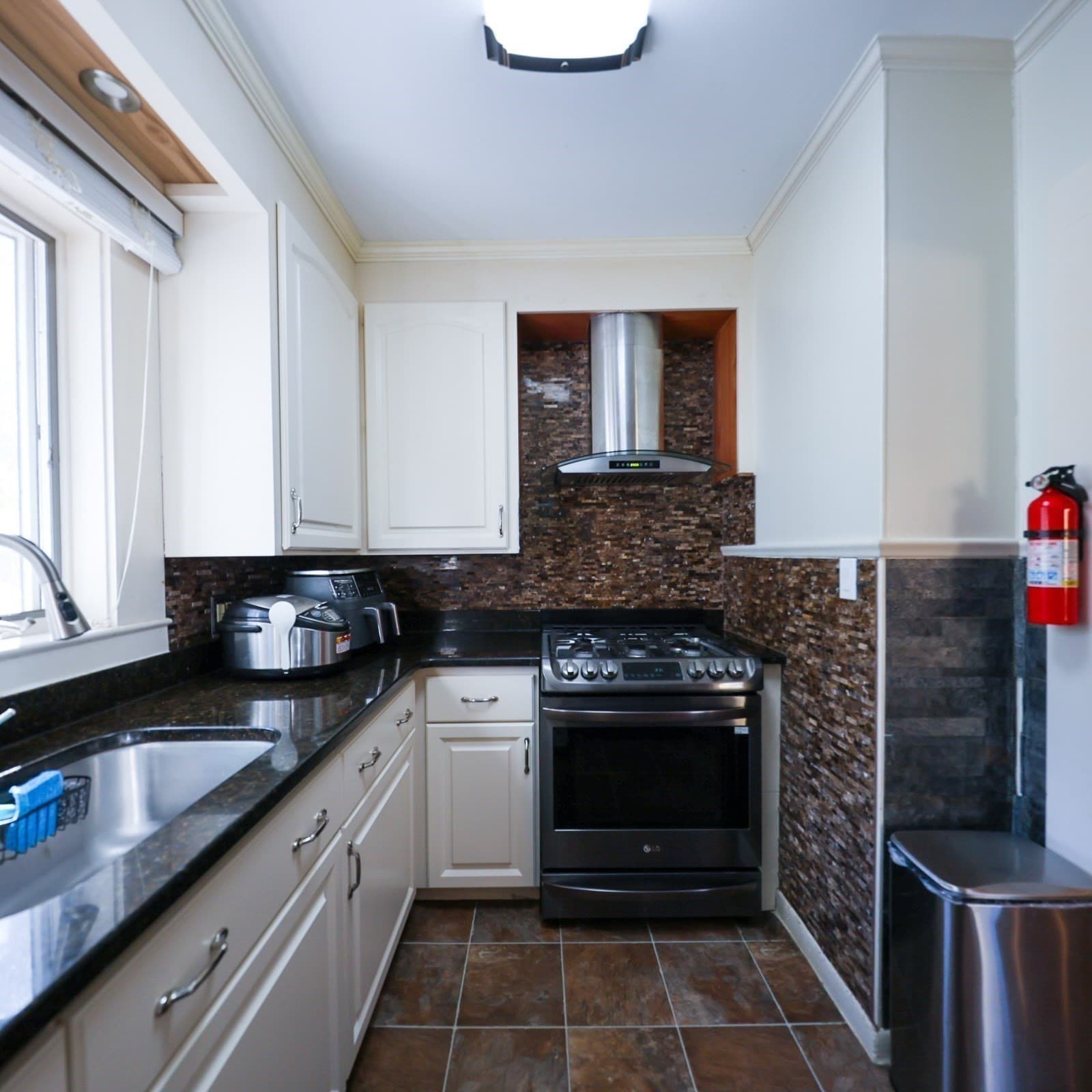 Single Family Residence at 374 Pine St, Lowell MA 01851, Lowell, photo 14 of 42