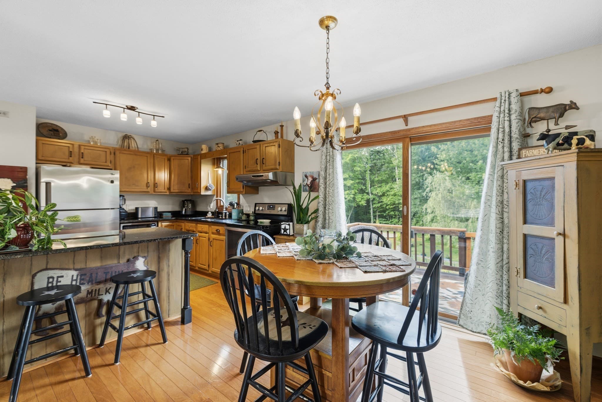 Single Family Residence at 137 Doreen Street, New Bedford MA 02745, New Bedford, photo 13 of 42