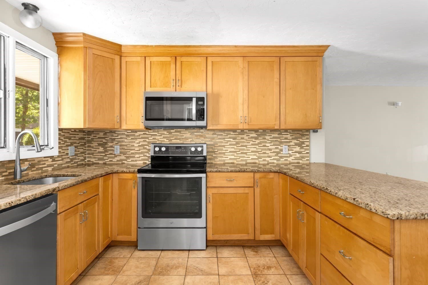 Condominium at 13 Emerson Way # 13, Franklin MA 02038, Franklin, photo 10 of 42