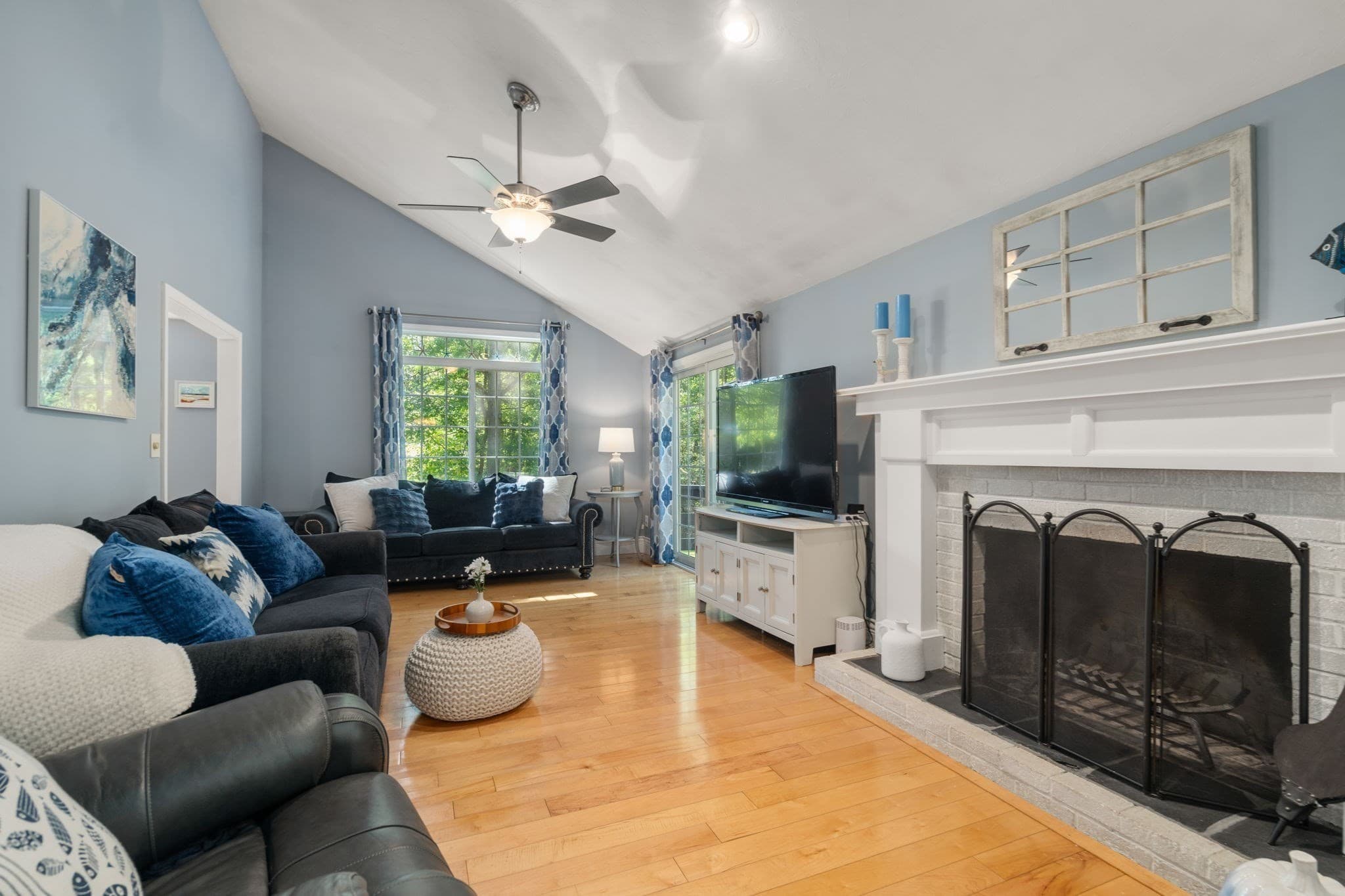 Single Family Residence at 20 Wexford Dr, Mansfield MA 02048, Mansfield, photo 9 of 30
