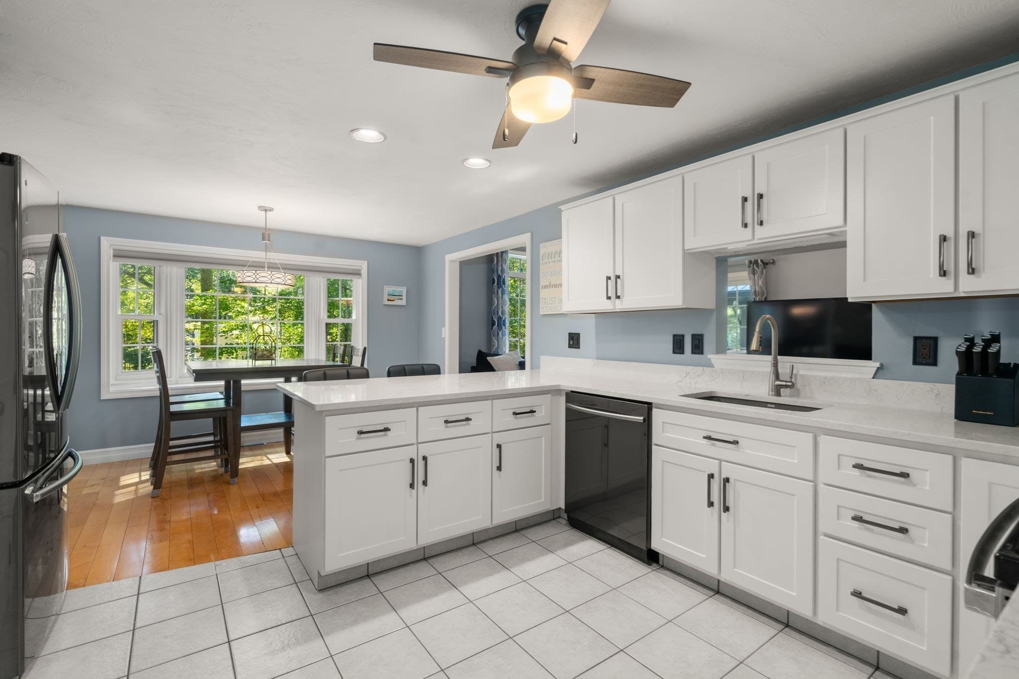 Single Family Residence at 20 Wexford Dr, Mansfield MA 02048, Mansfield, photo 4 of 30