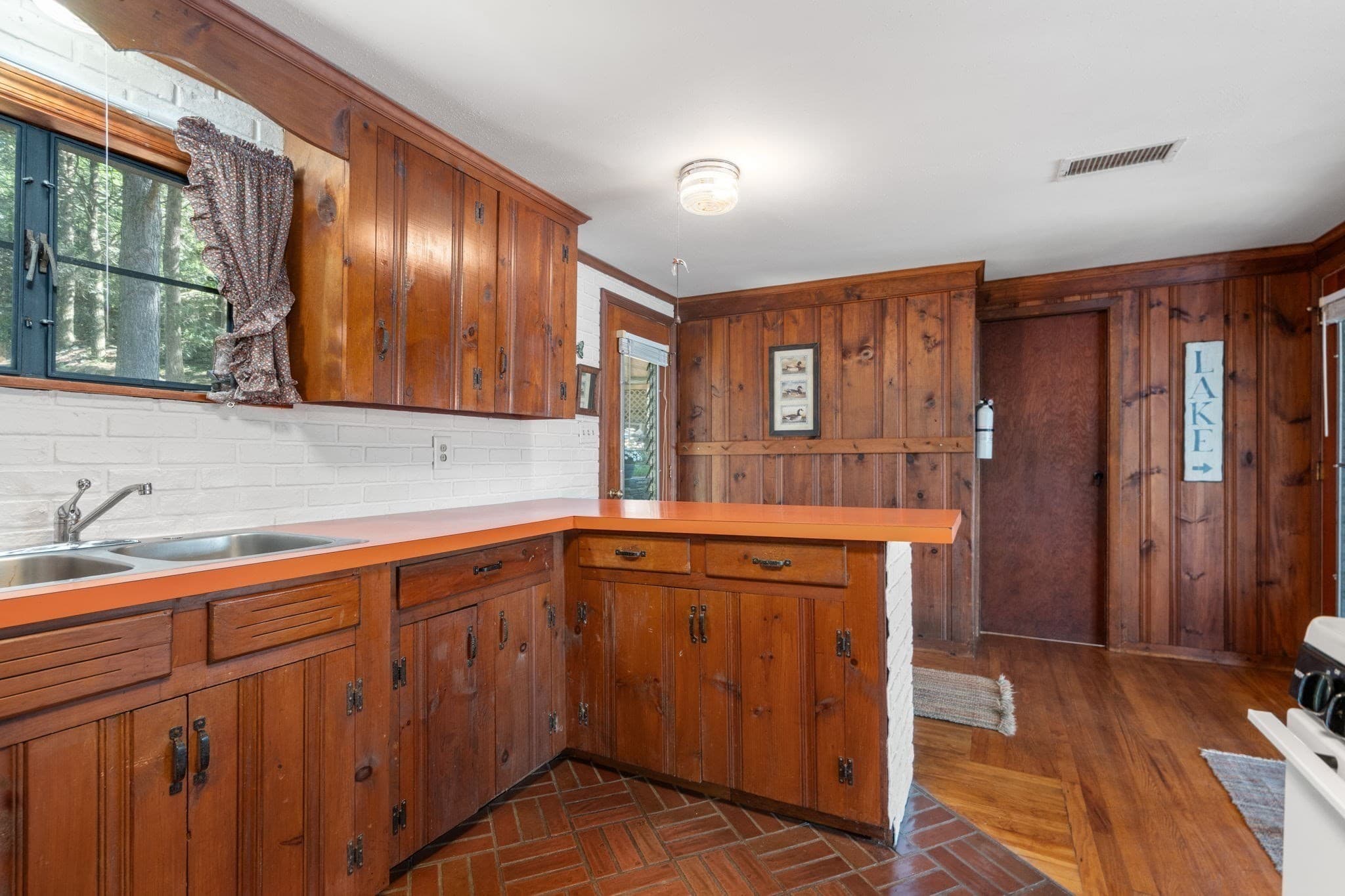 Single Family Residence at 26 Barry Dr., Holland MA 01521, Holland, photo 13 of 32