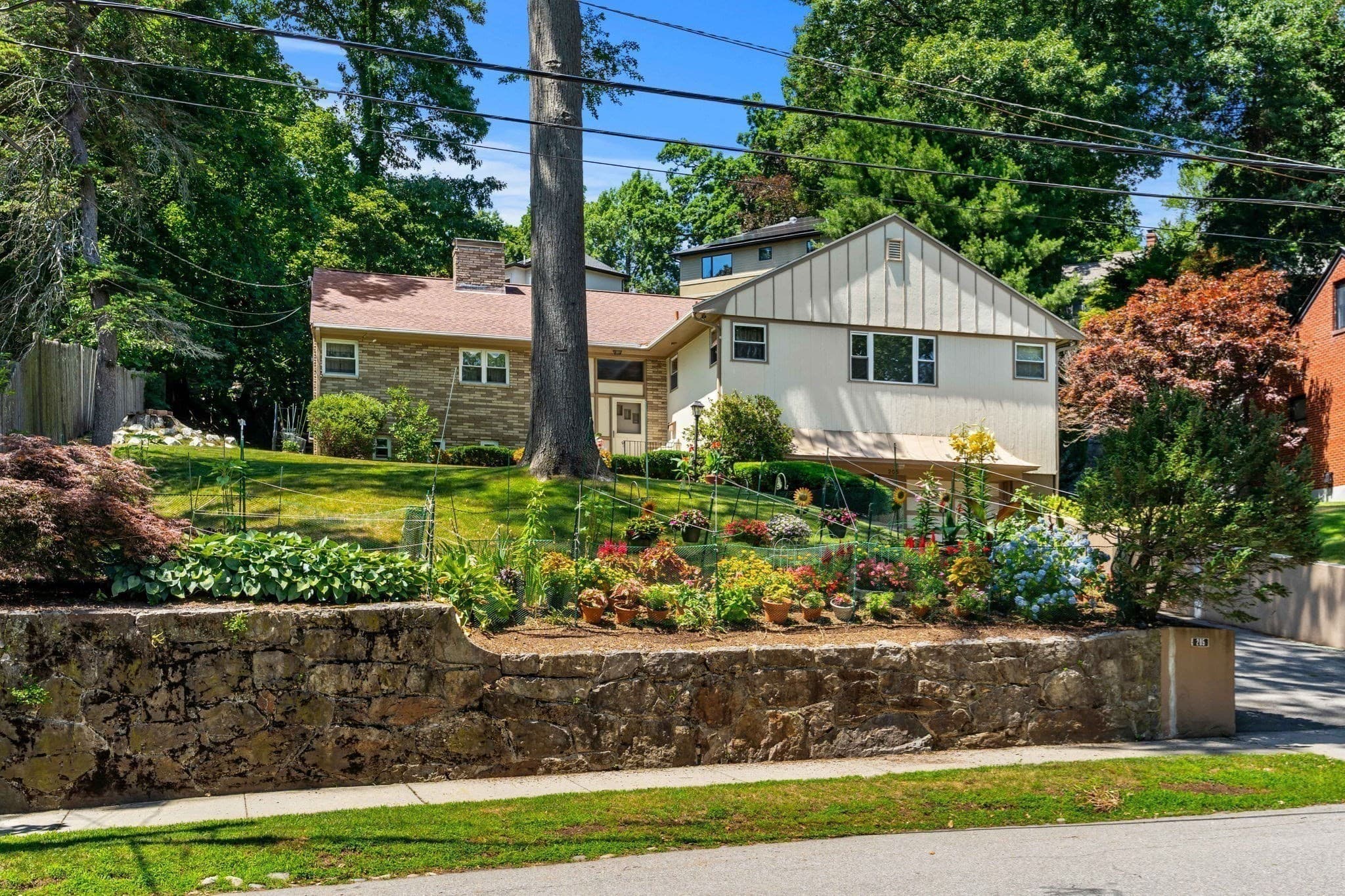 205 Gardner Rd, Brookline MA 02445