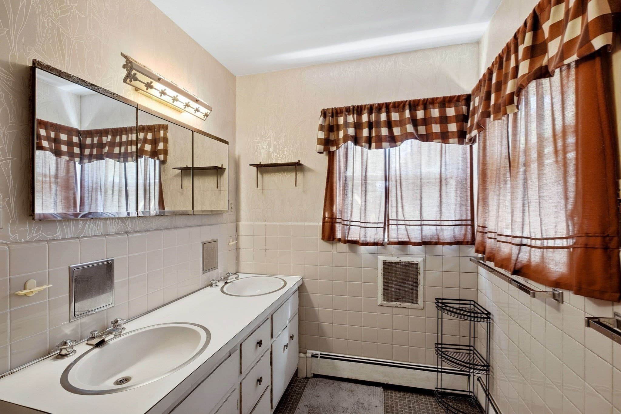 Single Family Residence at 205 Gardner Rd, Brookline MA 02445, Brookline, photo 31 of 41