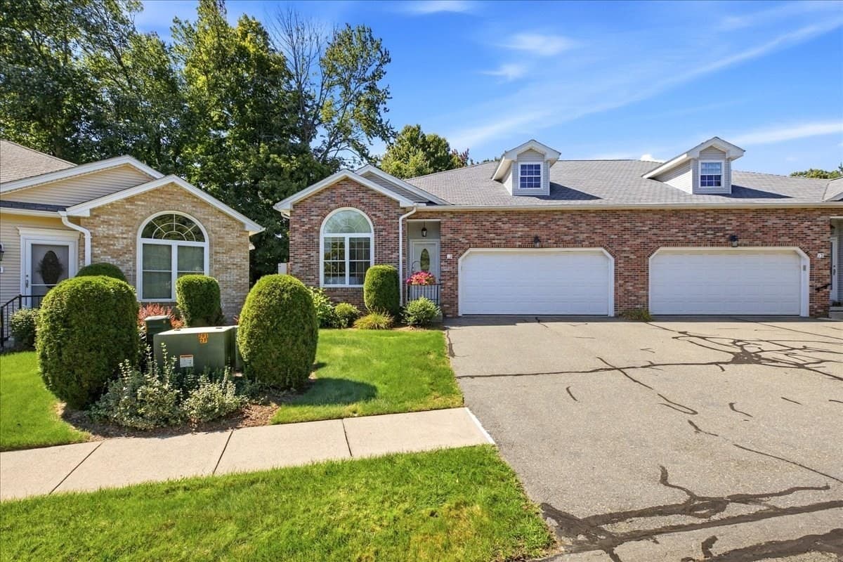 12 Wynnfield Cir # 12, Southwick MA 01077