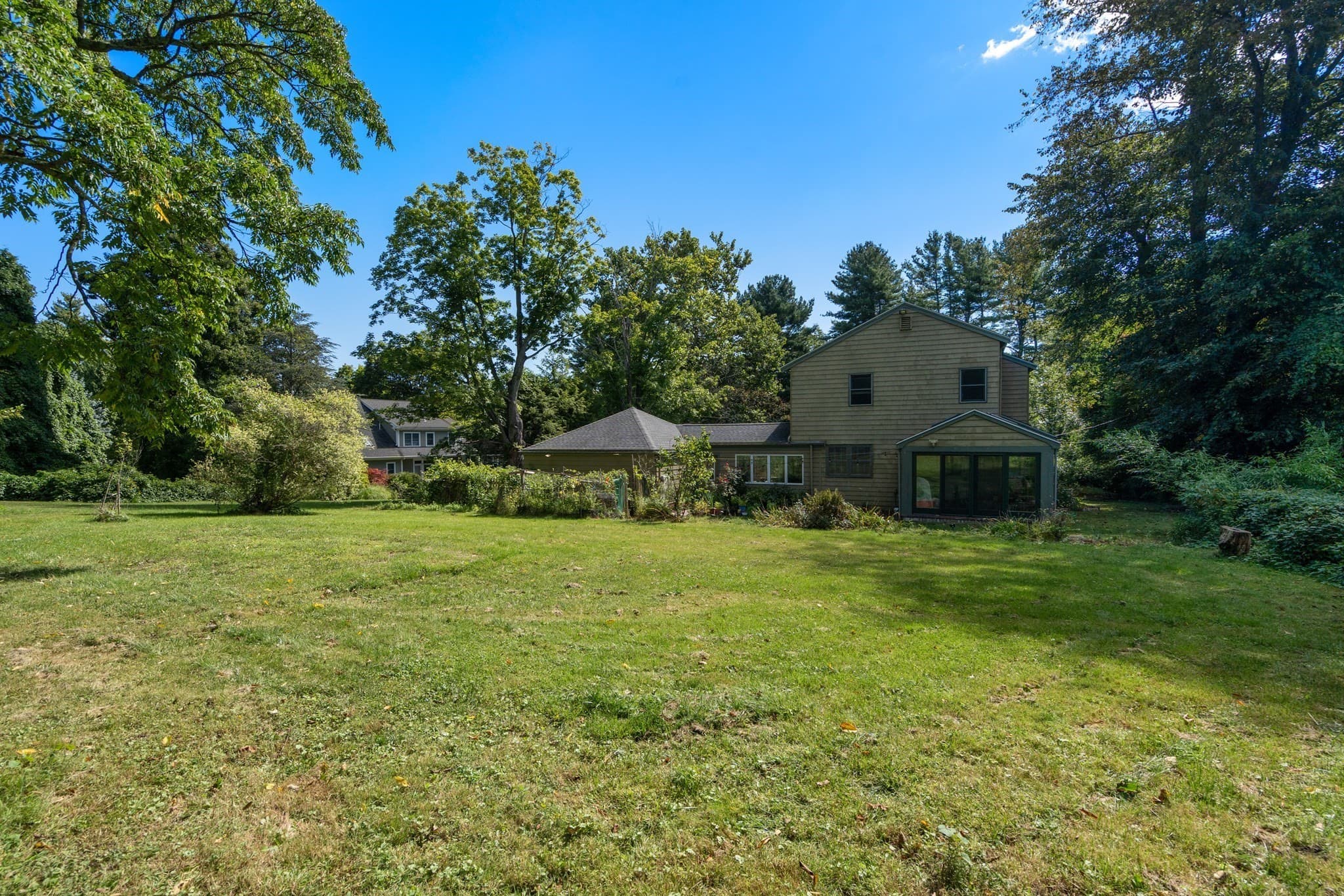 Single Family Residence at 631 Blue Hill Ave, Milton MA 02186, Milton, photo 27 of 30