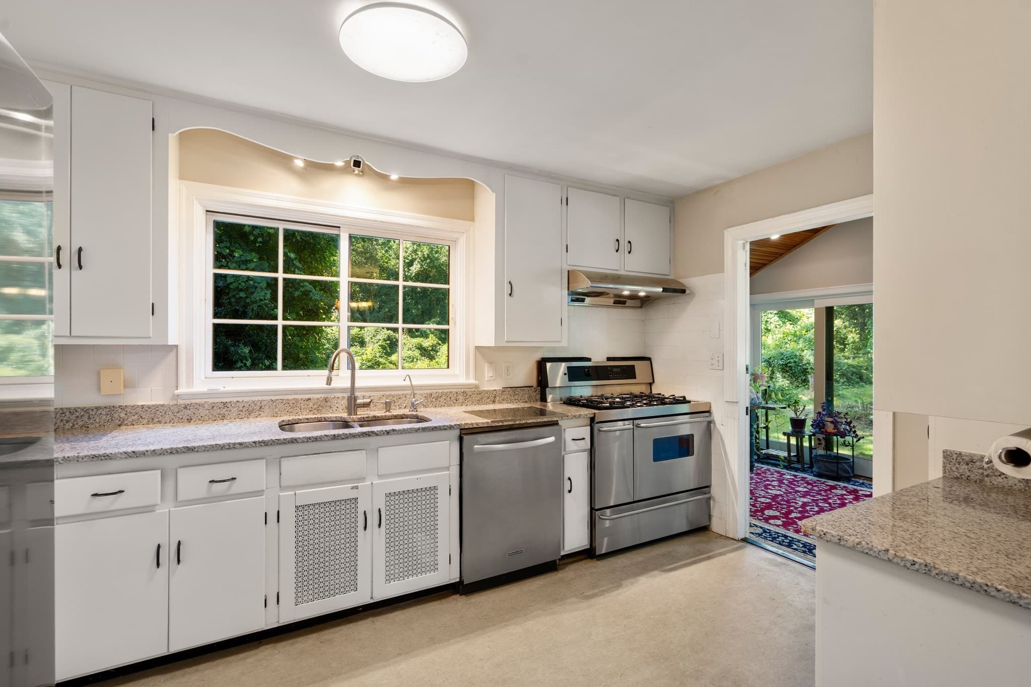 Single Family Residence at 631 Blue Hill Ave, Milton MA 02186, Milton, photo 7 of 30