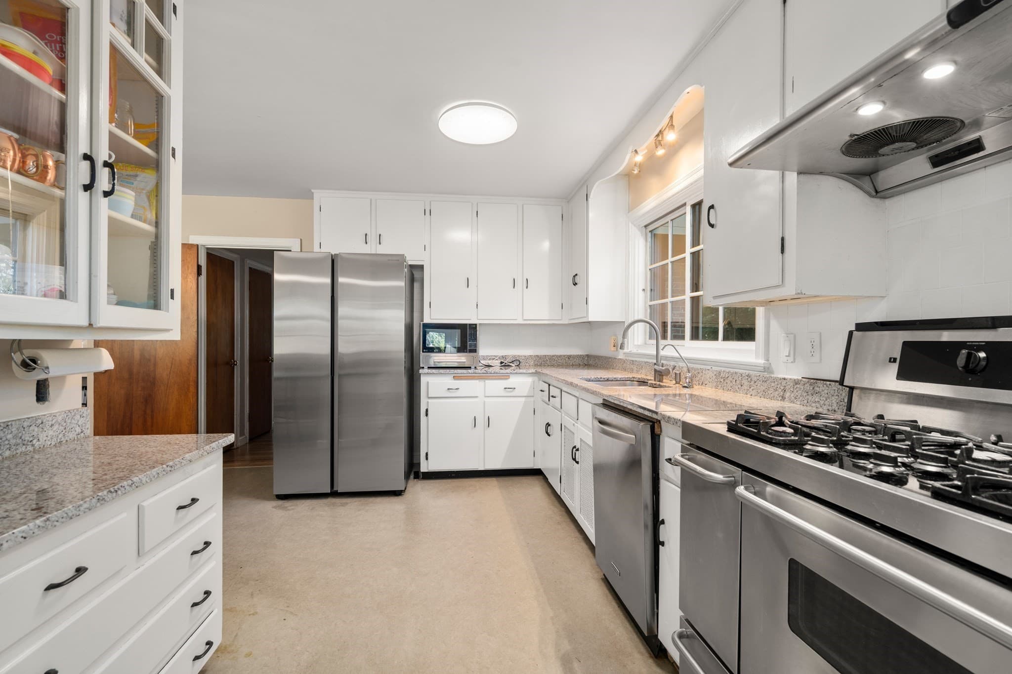 Single Family Residence at 631 Blue Hill Ave, Milton MA 02186, Milton, photo 8 of 30
