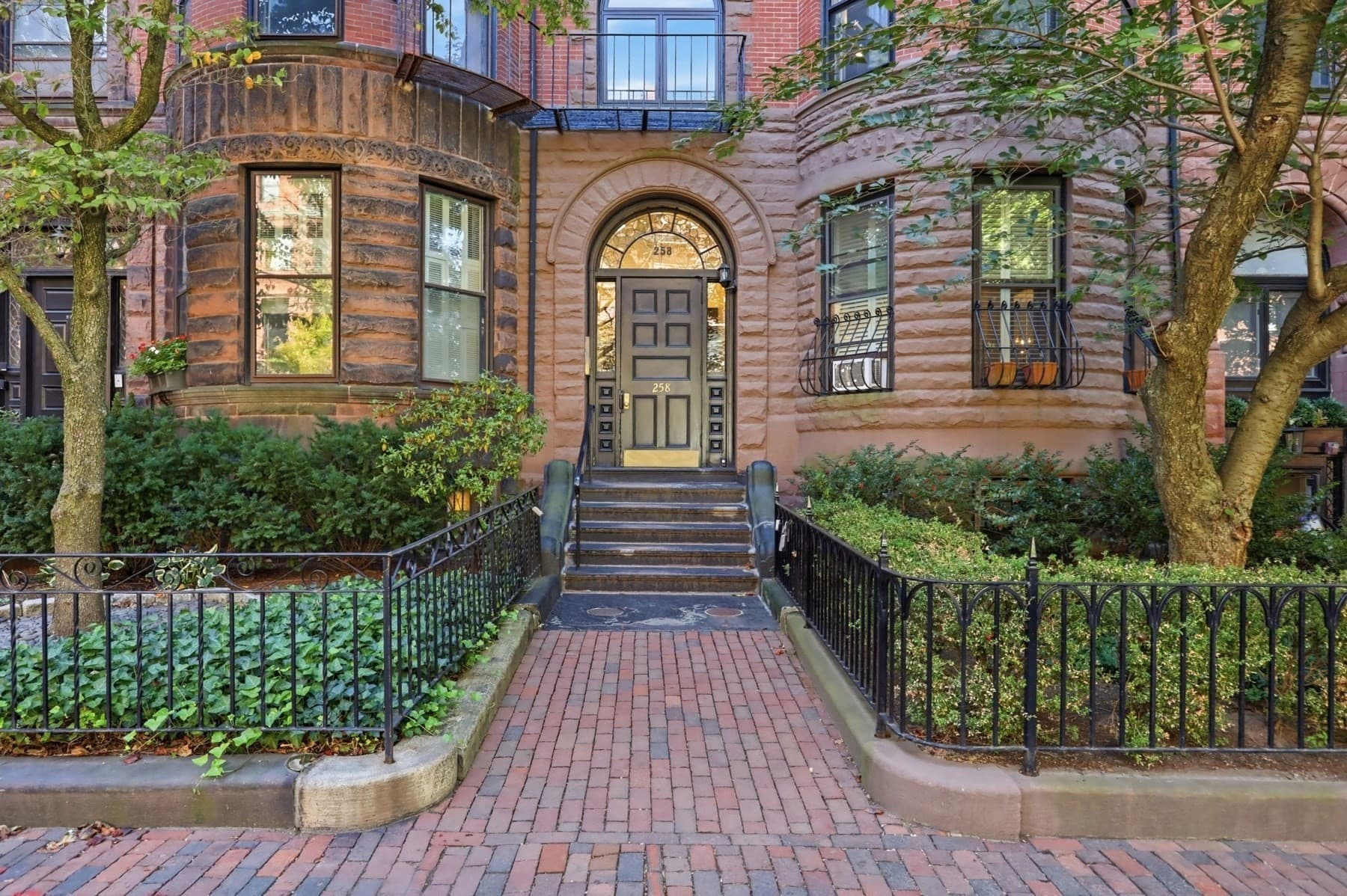 Condominium at 258 Marlborough St # 2R, Boston MA 02116, photo 3 of 19