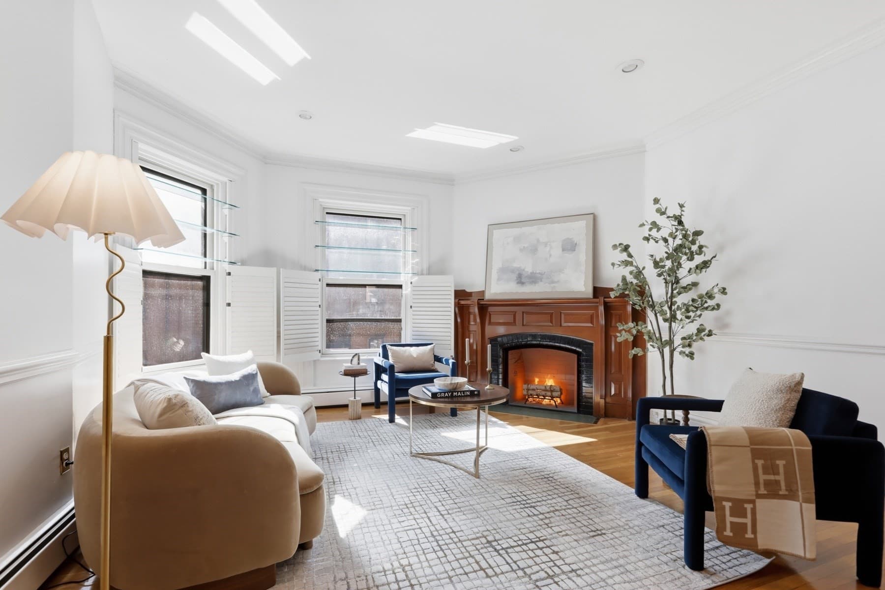 258 Marlborough St # 2R, Boston MA 02116