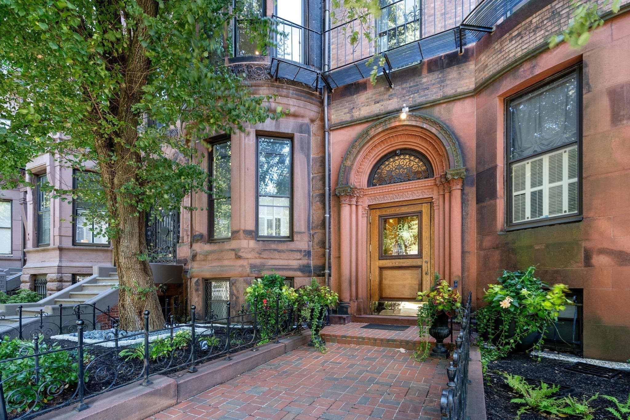 280 Commonwealth Ave # 102, Boston MA 02116