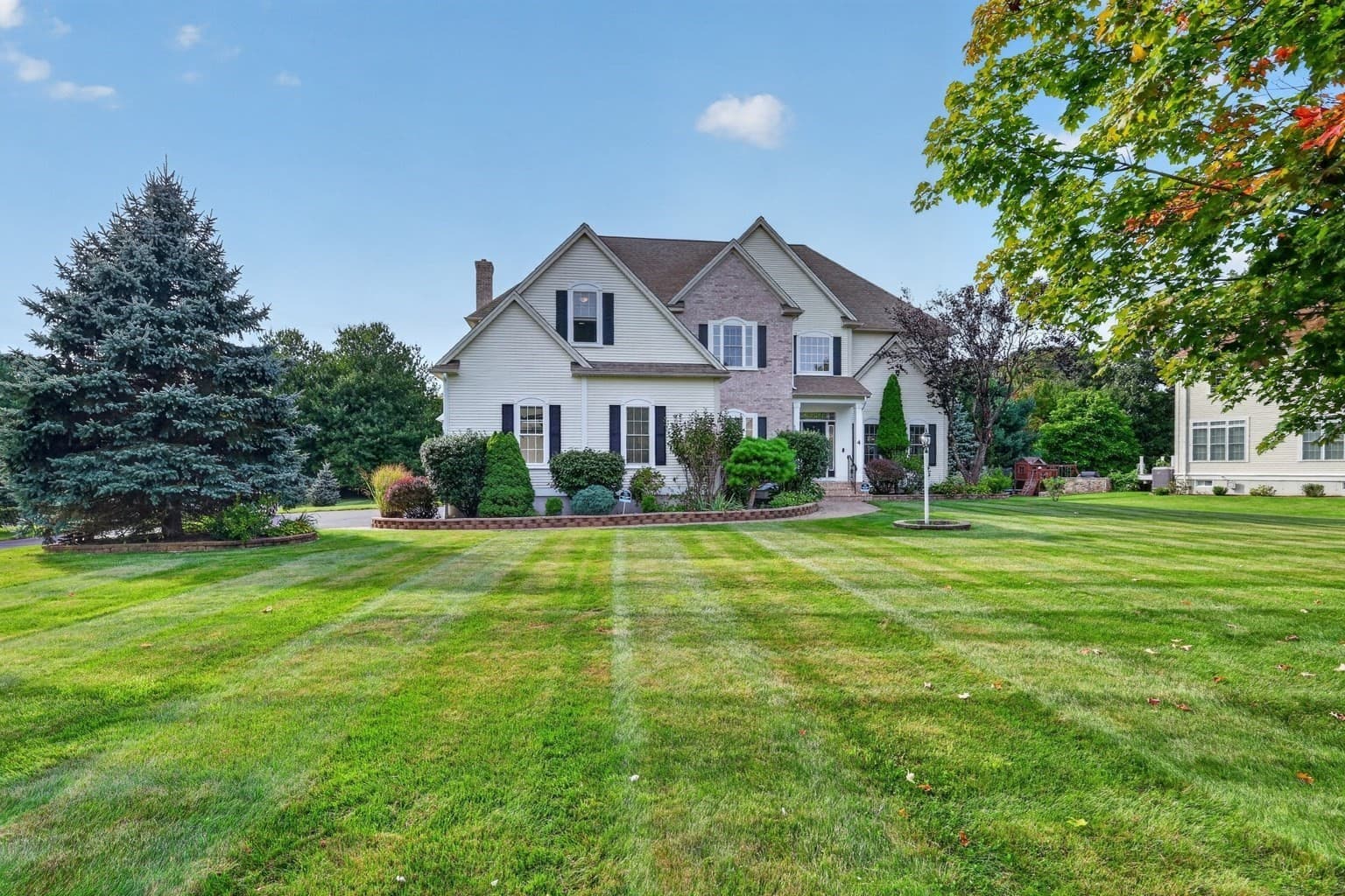 Single Family Residence at 4 Iarussi Way, Medway MA 02053, Medway, photo 3 of 40