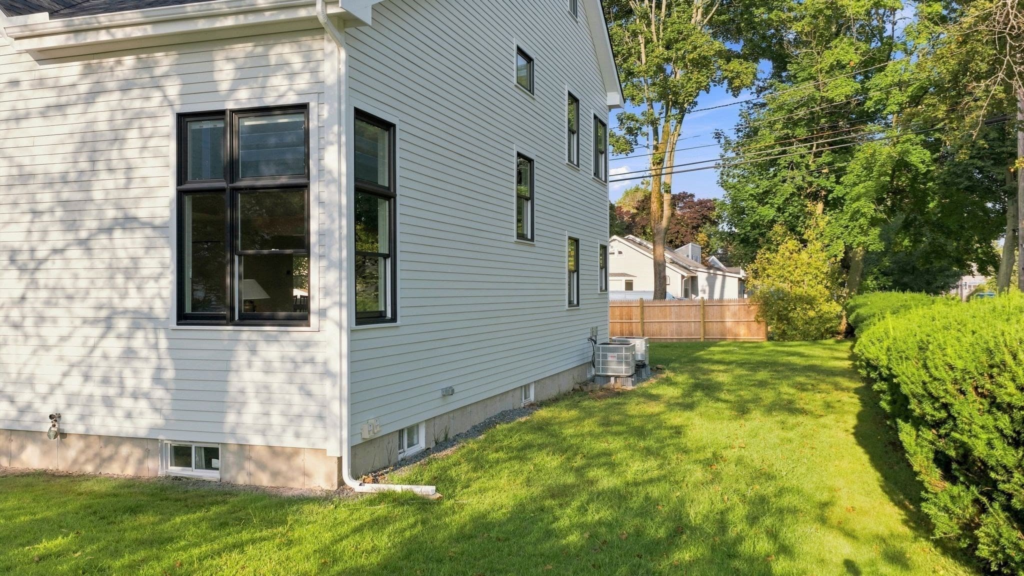 Single Family Residence at 1 Dartmouth Road, Marblehead MA 01945, Marblehead, photo 4 of 39
