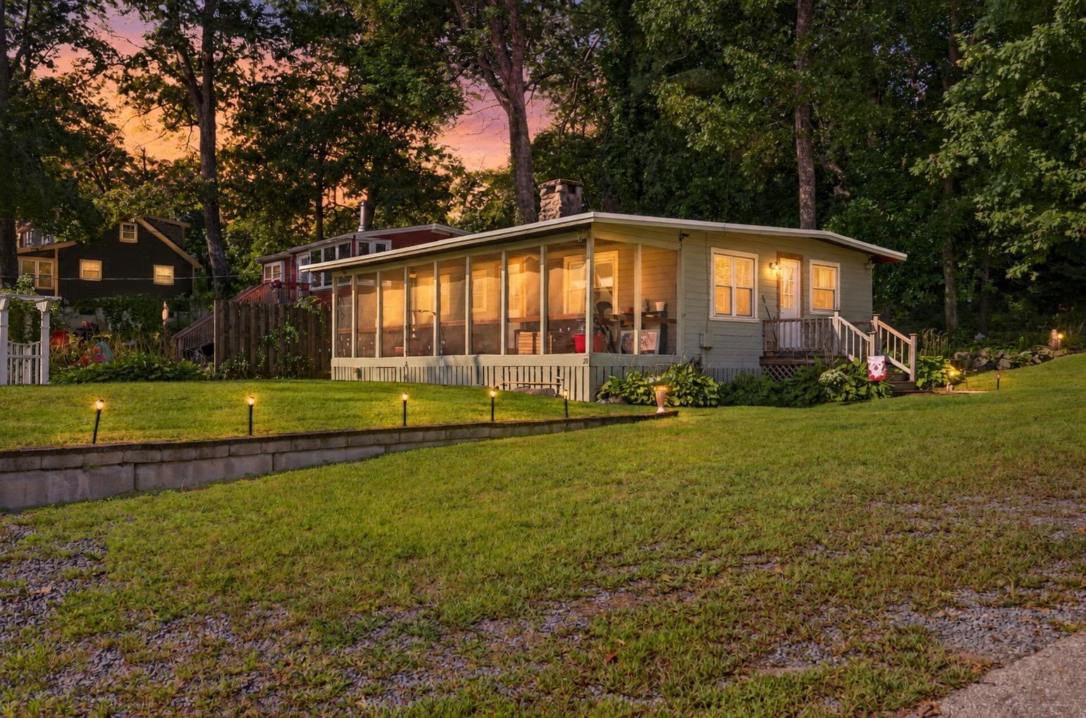 29 Central Ave, Lakeville MA 02347