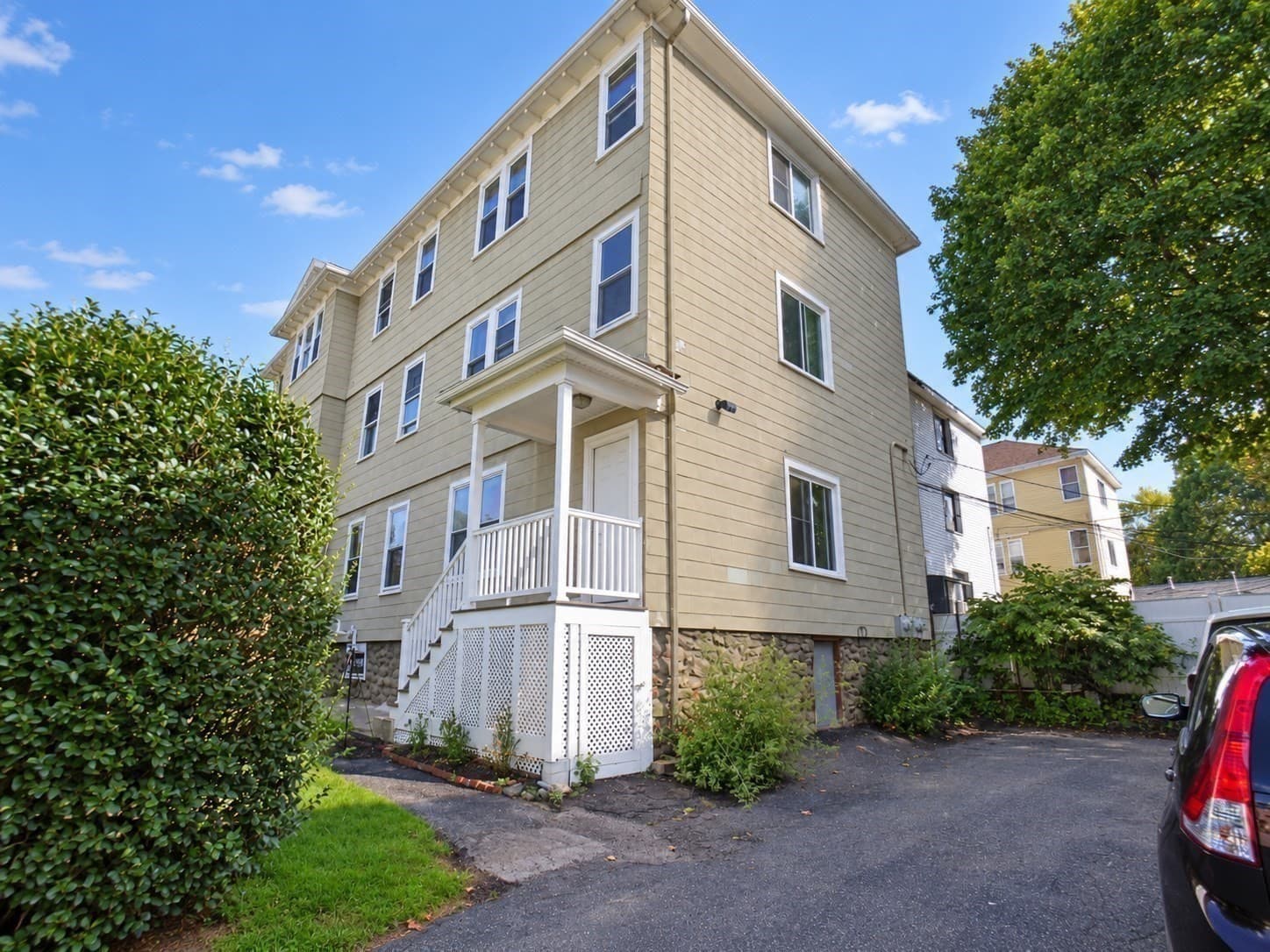 3 Family at 320 Hamilton St, Worcester MA 01604, Worcester, photo 2 of 17