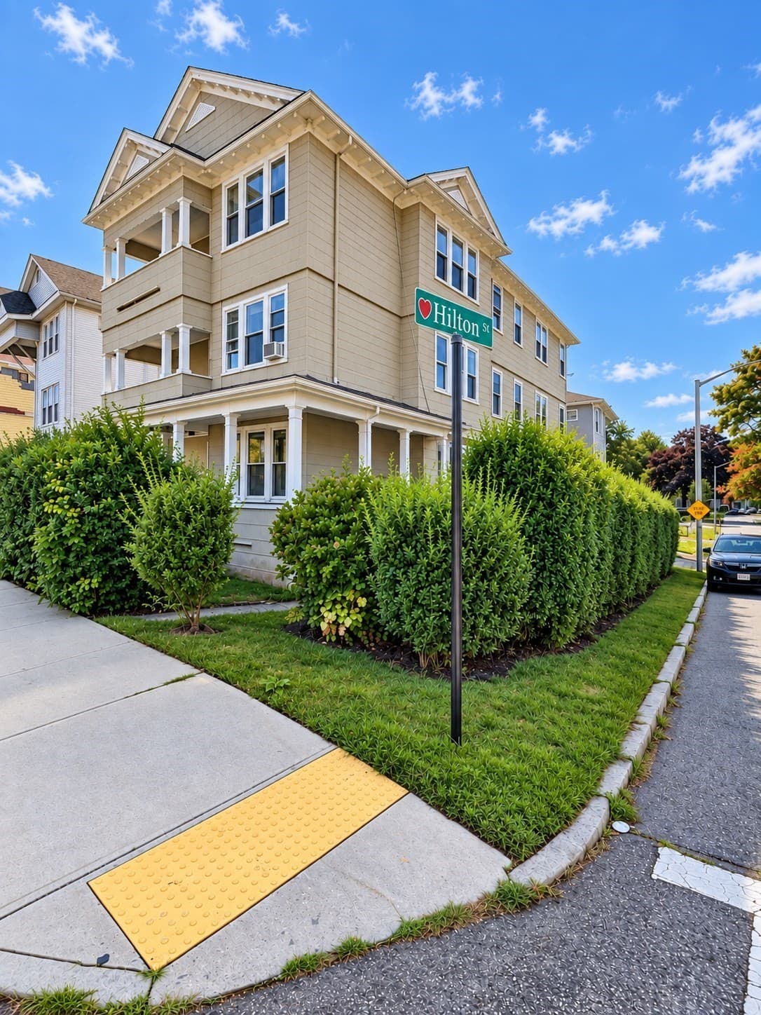 320 Hamilton St, Worcester MA 01604
