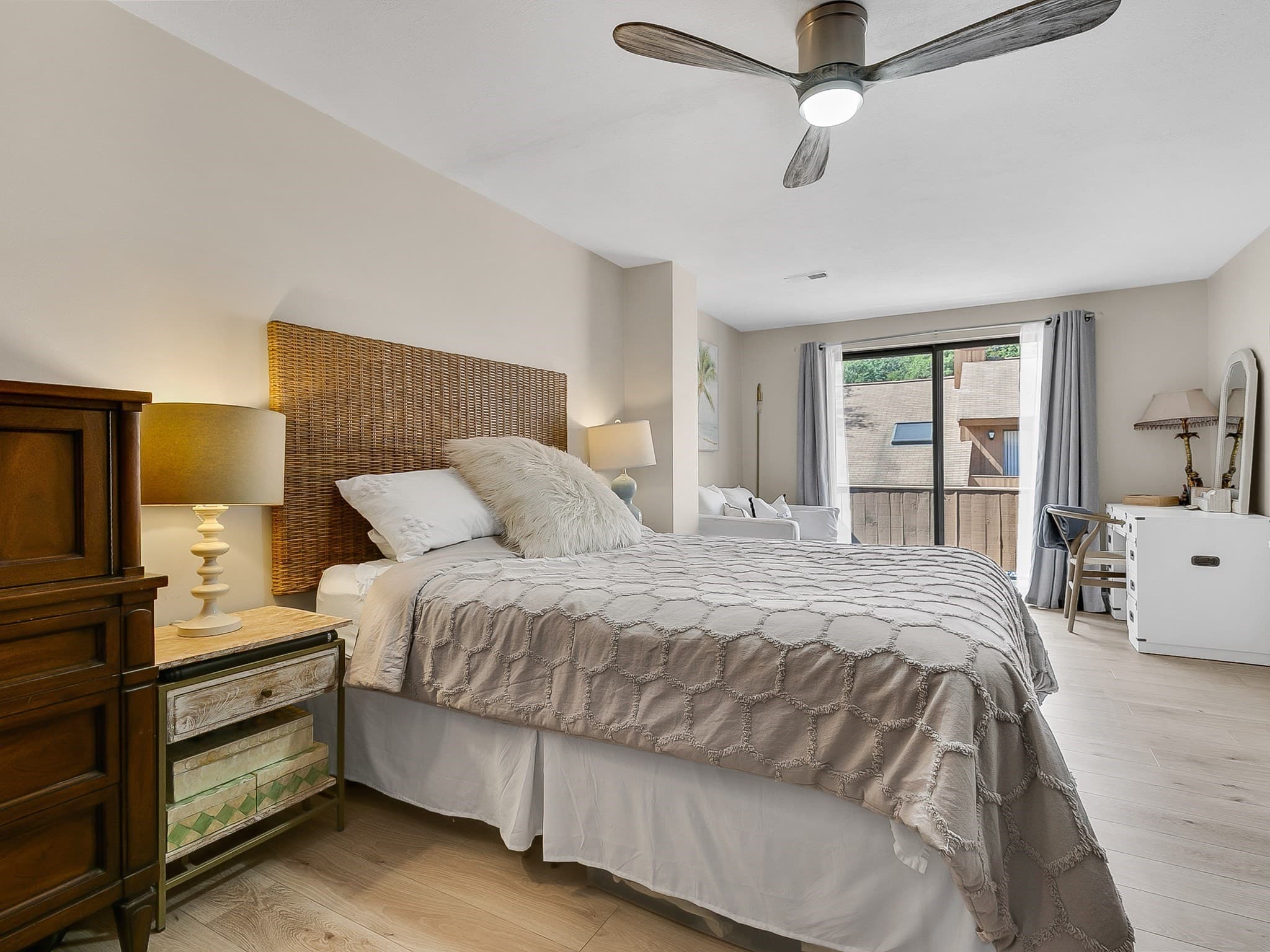 Condominium at 21 W Parish Ct # 21, Haverhill MA 01832, Haverhill, photo 13 of 24