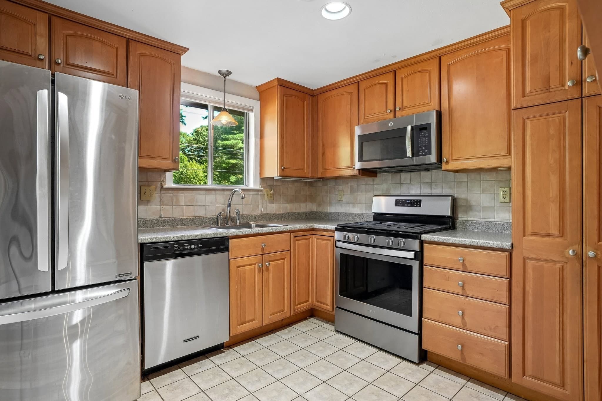 Single Family Residence at 31 Madison Ave, Sharon MA 02067, Sharon, photo 4 of 31
