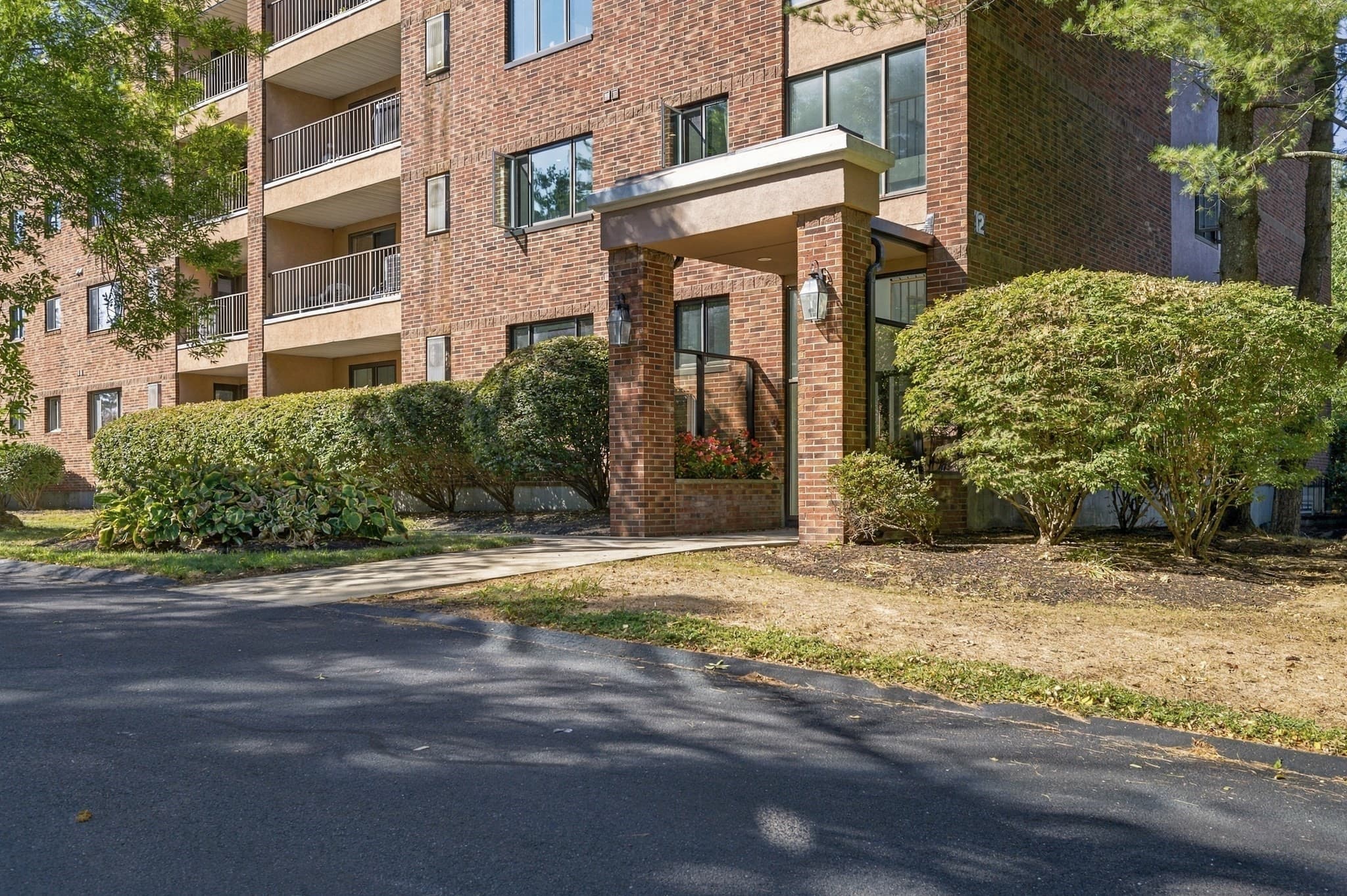 Condominium at 12 Ledgewood Way # 21, Peabody MA 01960, Peabody, photo 2 of 41