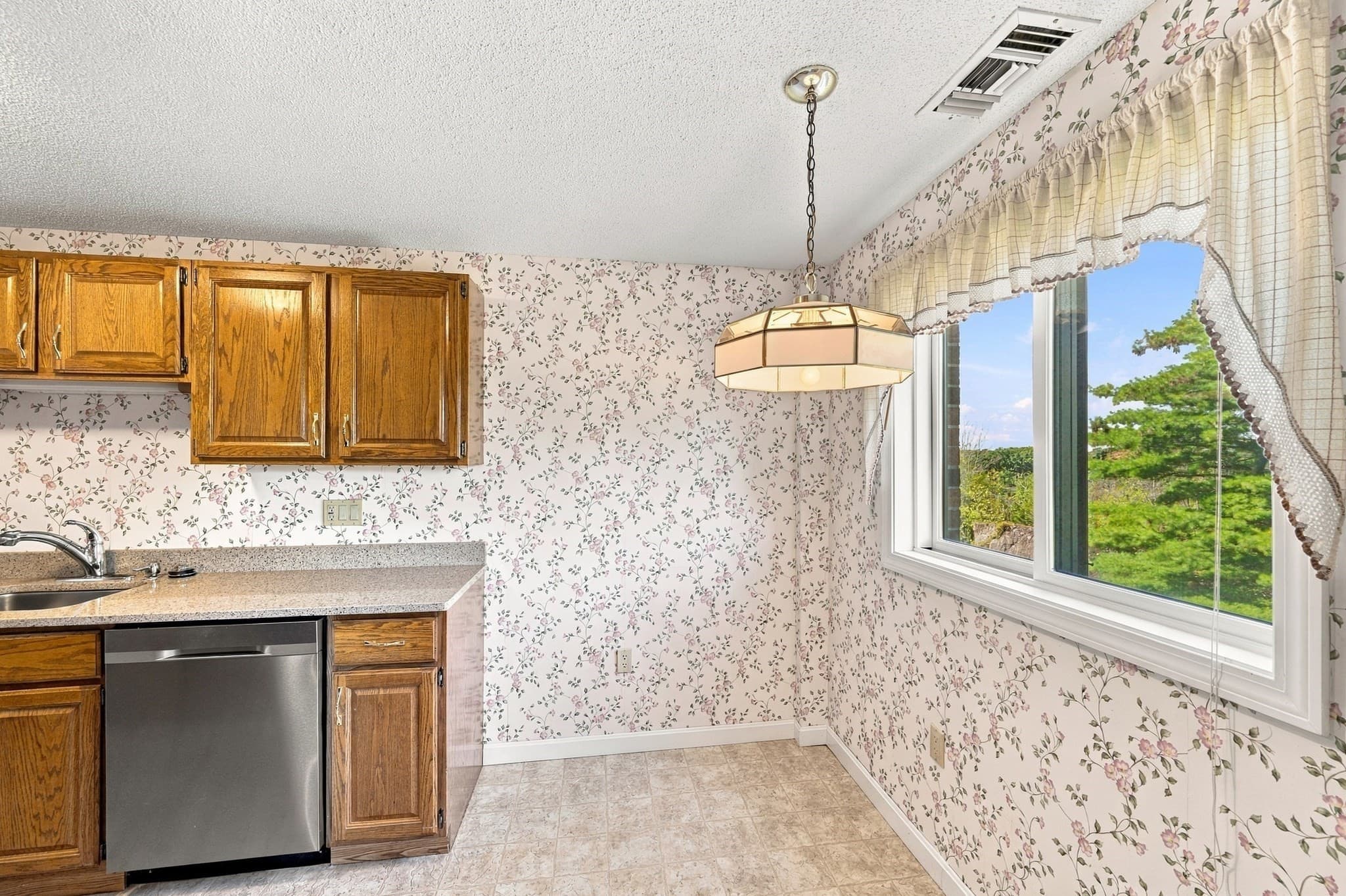 Condominium at 12 Ledgewood Way # 21, Peabody MA 01960, Peabody, photo 17 of 41