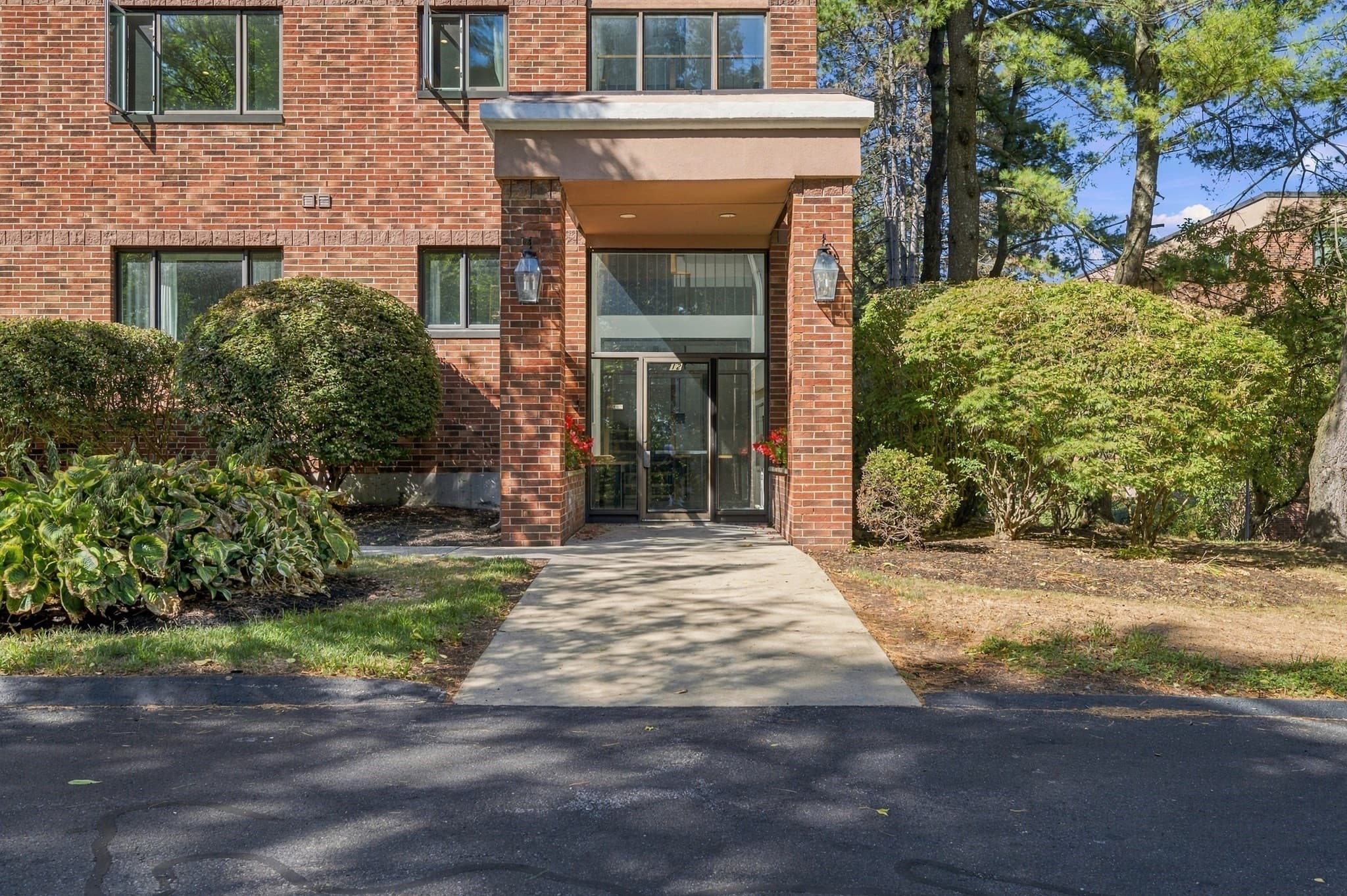 12 Ledgewood Way # 21, Peabody MA 01960