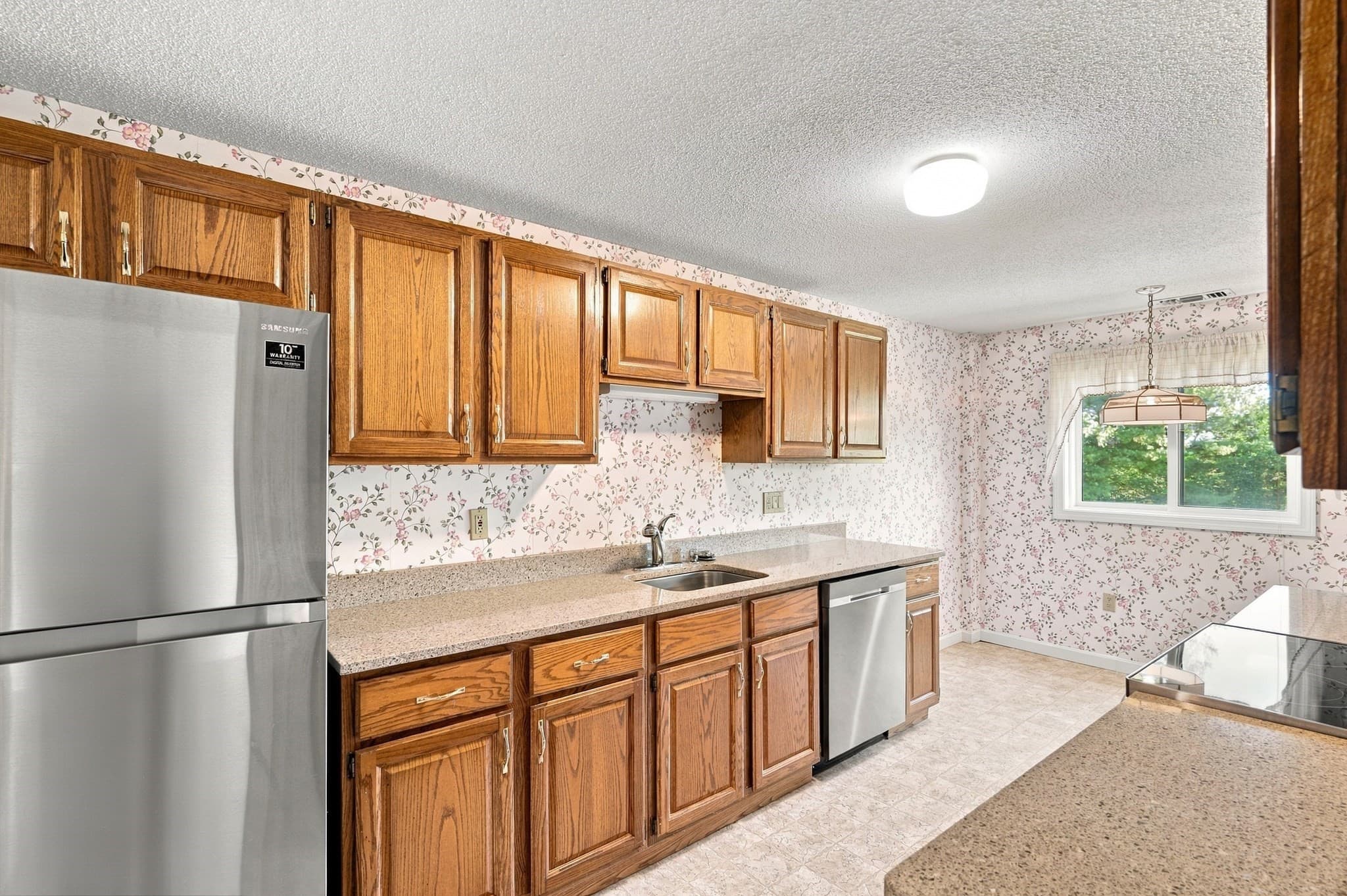 Condominium at 12 Ledgewood Way # 21, Peabody MA 01960, Peabody, photo 14 of 41