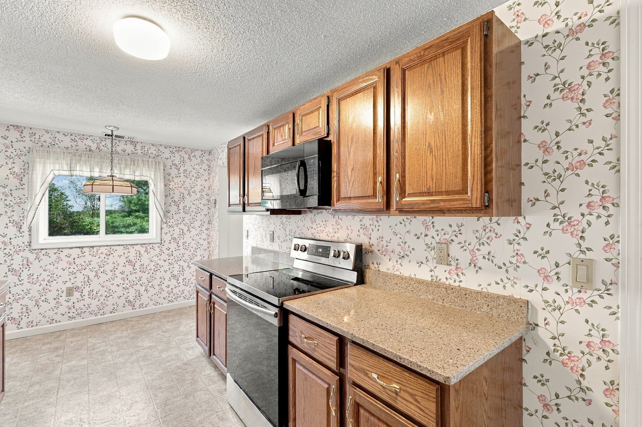 Condominium at 12 Ledgewood Way # 21, Peabody MA 01960, Peabody, photo 15 of 41