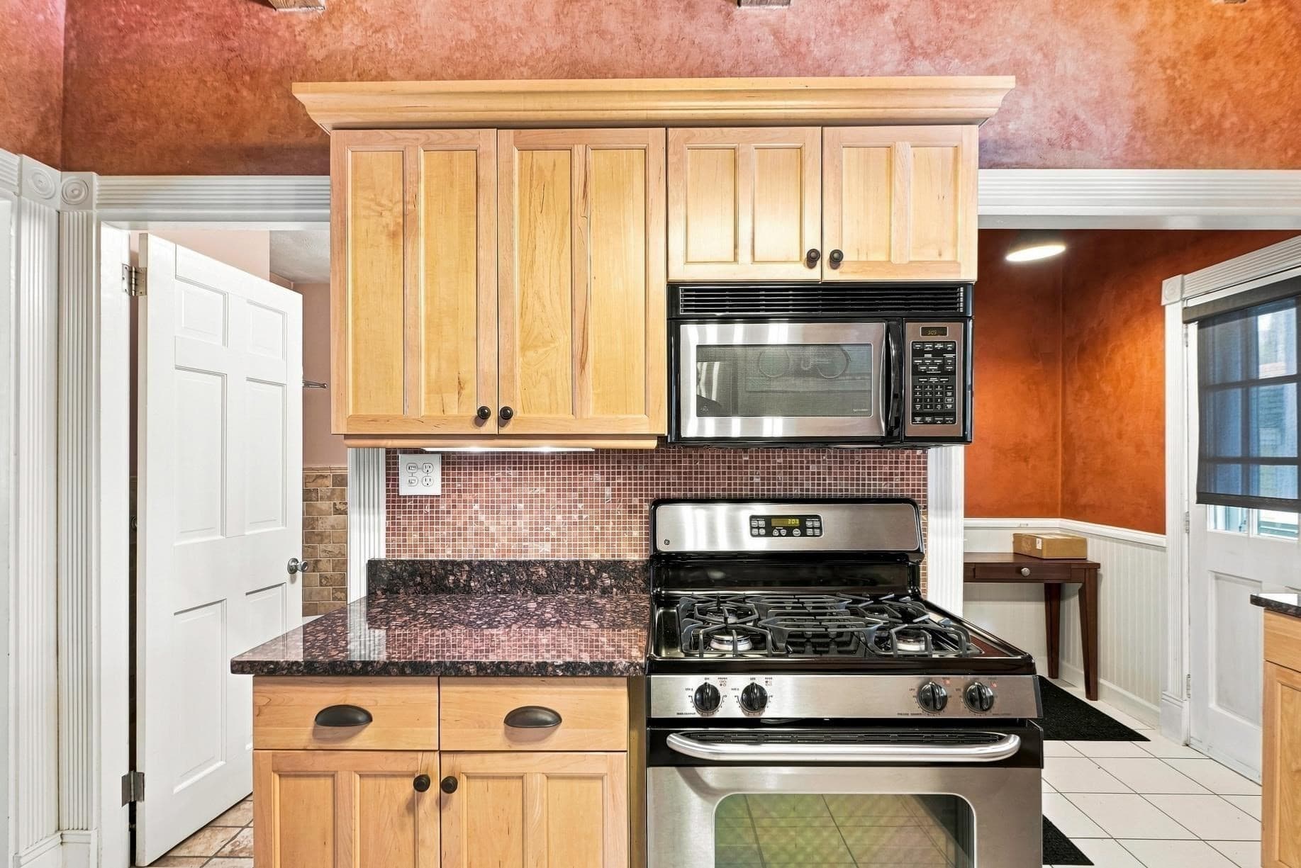Single Family Residence at 61 Lowell St, Reading MA 01867, Reading, photo 5 of 42