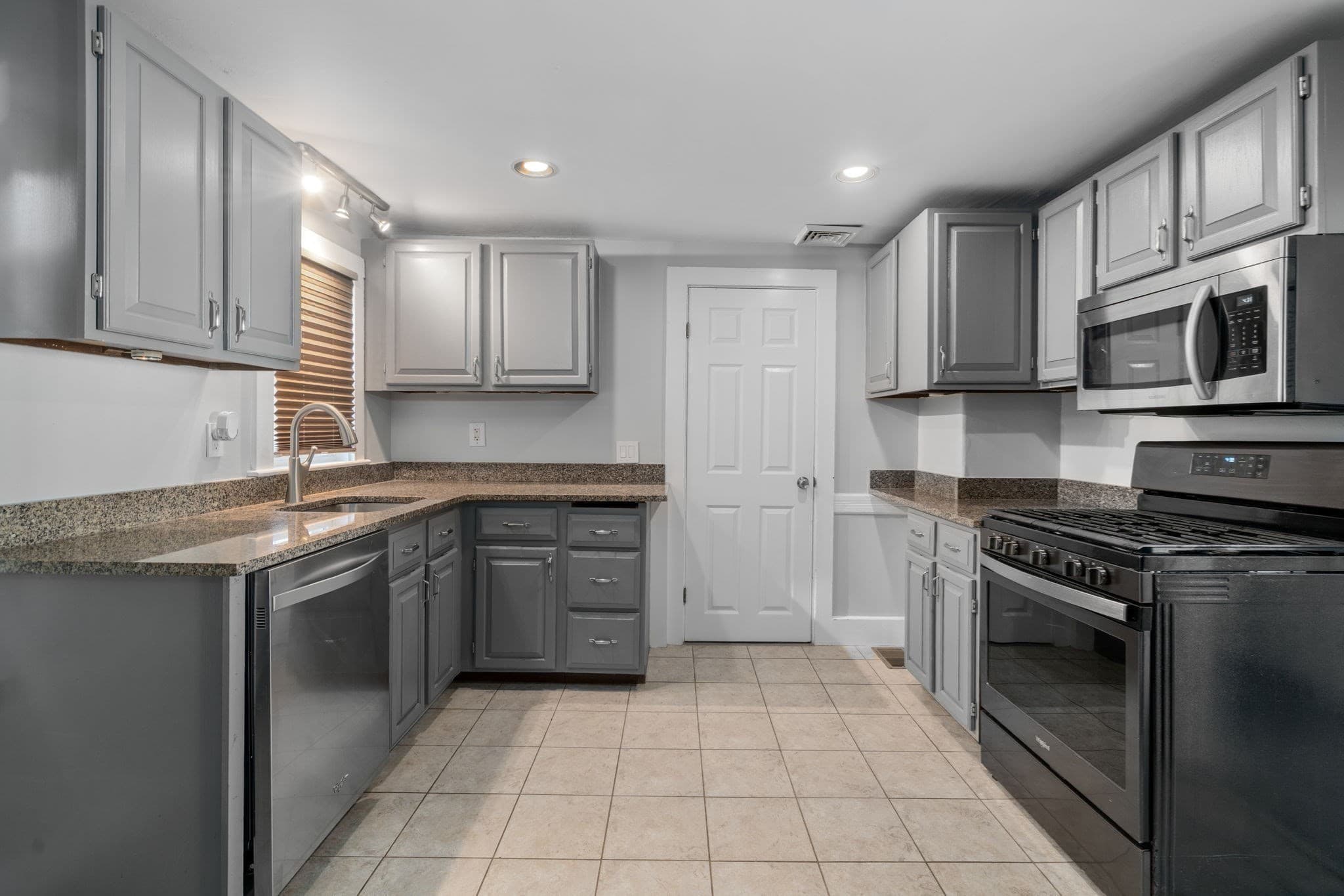 2 Family - 2 Units Up/Down at 43 Pleasant St, Hudson MA 01749, Hudson, photo 11 of 18