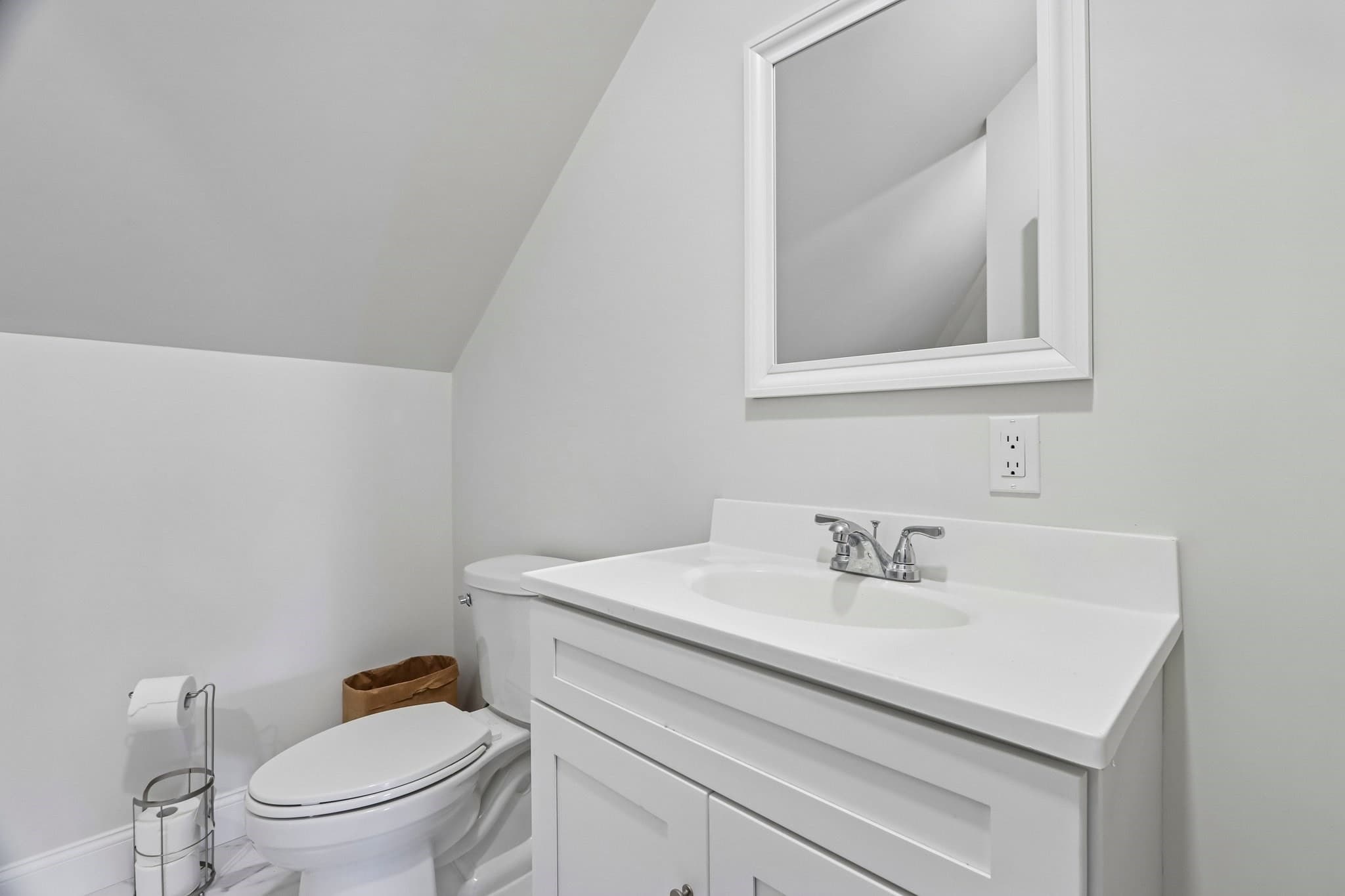 Condominium at 15 Grant # 15, Beverly MA 01915, Beverly, photo 23 of 31